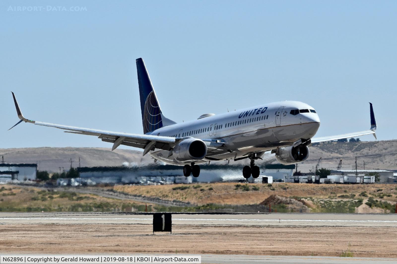 N62896, 2016 Boeing 737-924/ER C/N 62768, Landing RWY 28R.