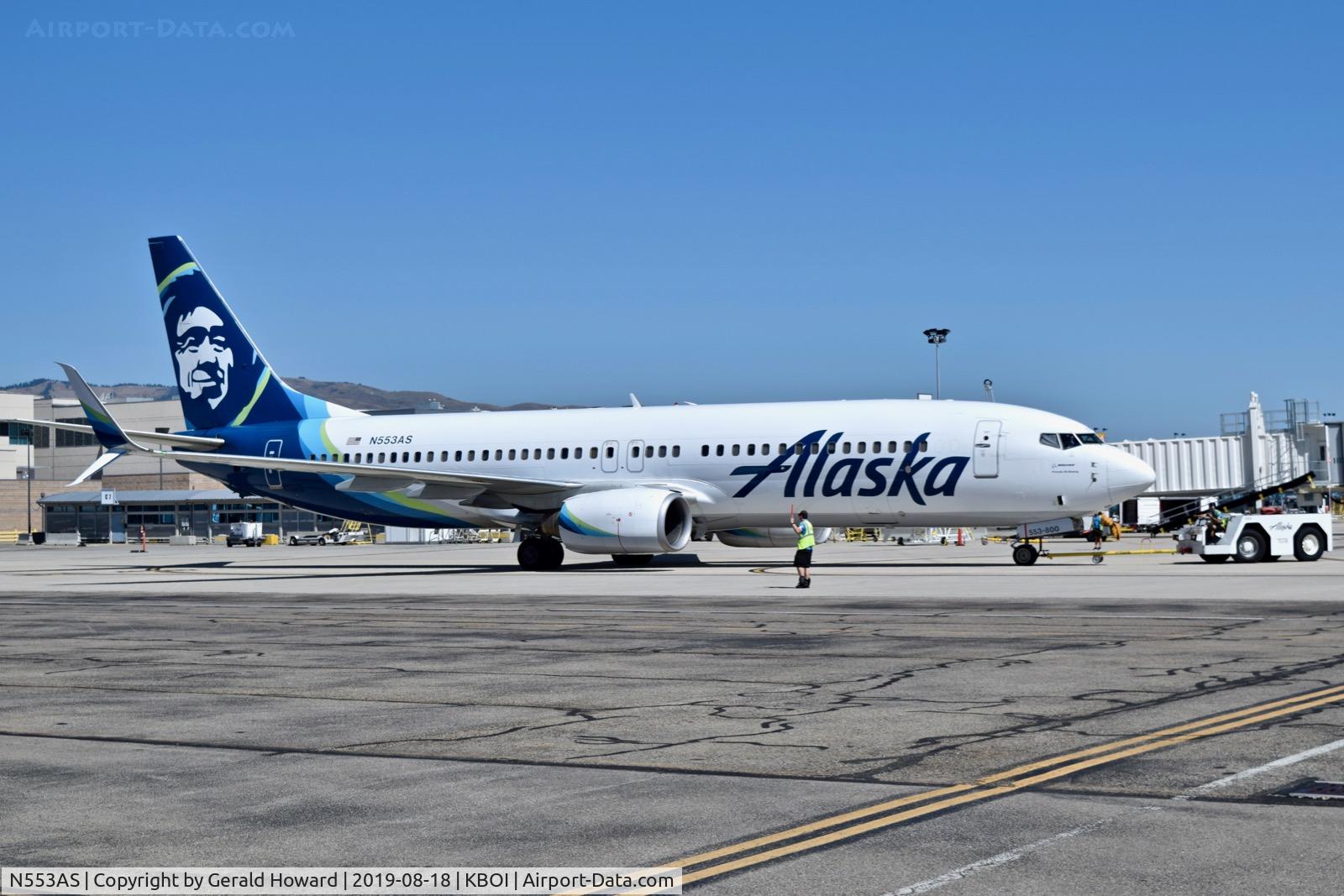 N553AS, 2006 Boeing 737-890 C/N 34594, Push back from the gate.