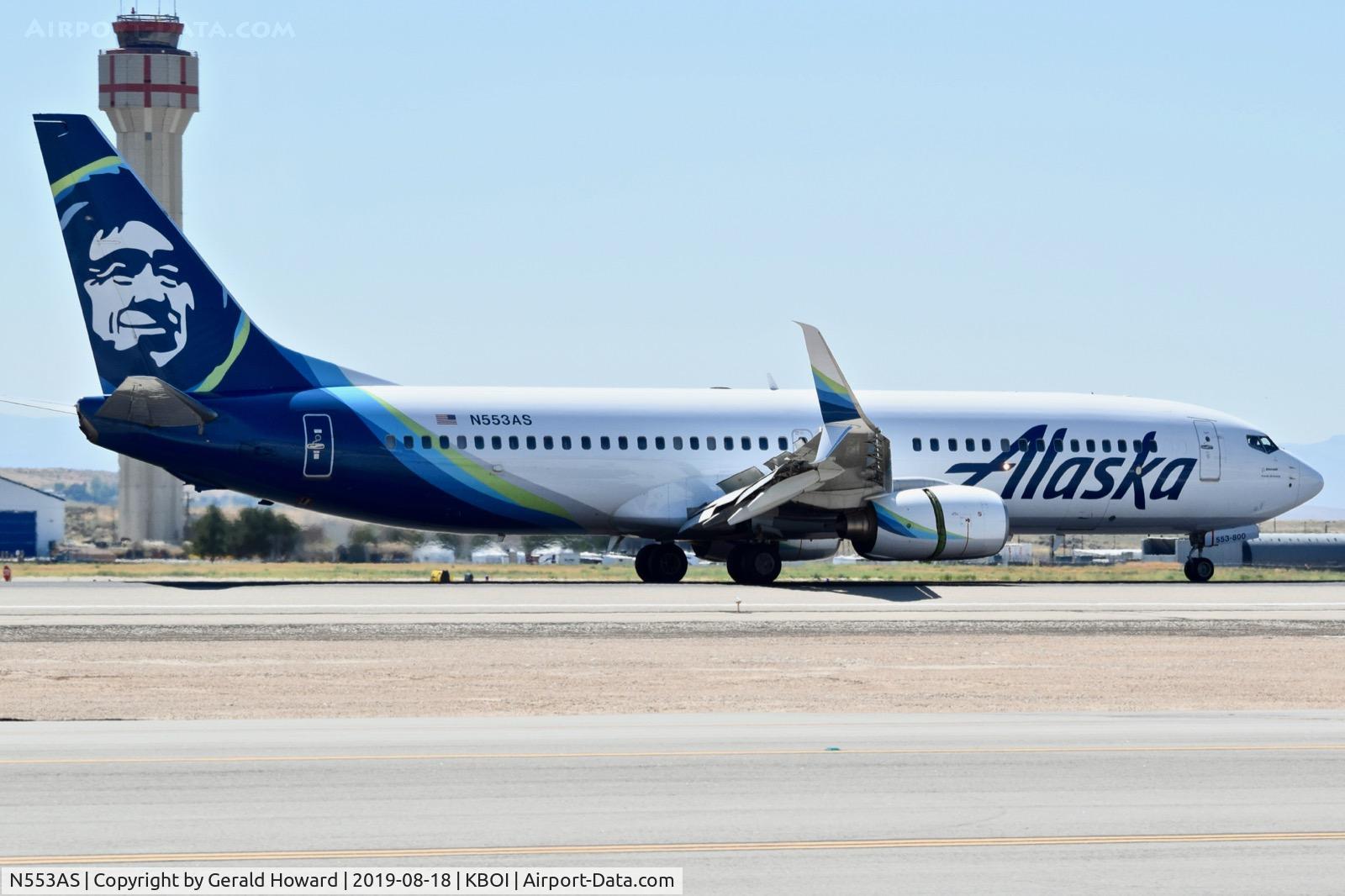 N553AS, 2006 Boeing 737-890 C/N 34594, Landing roll out.