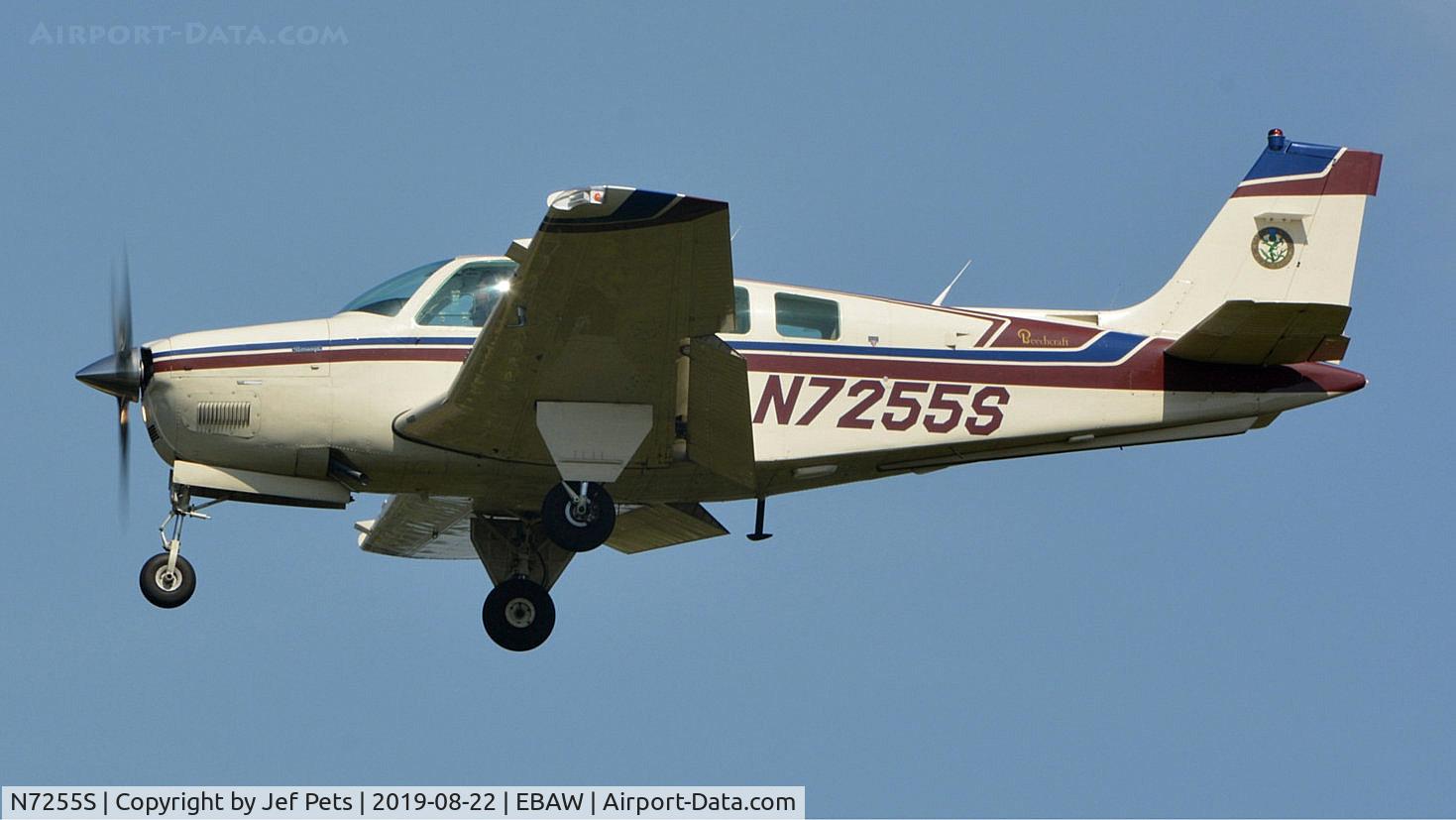 N7255S, 1984 Beech A36 Bonanza 36 C/N E-2192, Landing at Antwerp.