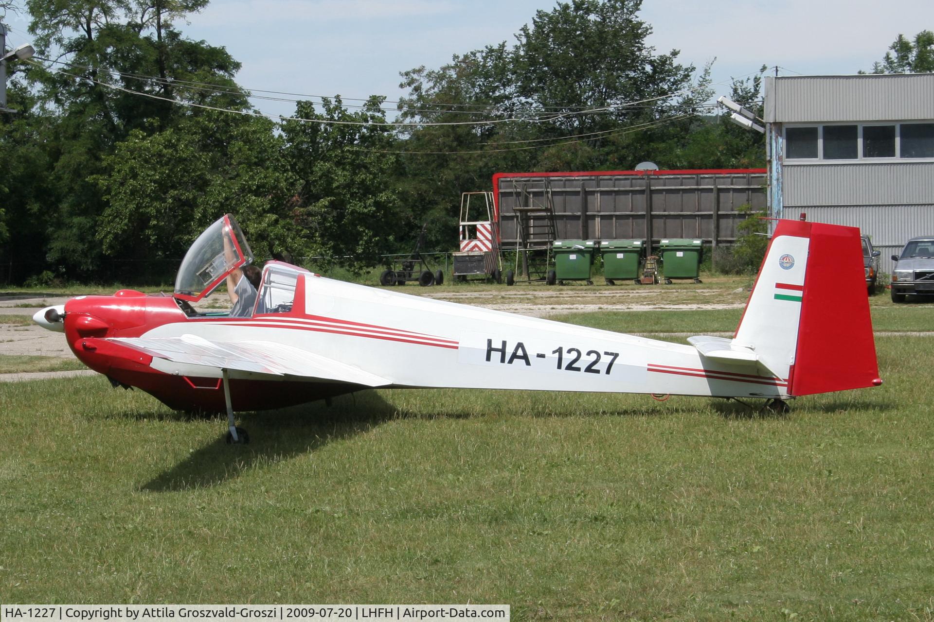 HA-1227, 1976 Scheibe SF-25E Super Falke C/N 4312, LHFH - Farkashegy Airport, Hungary