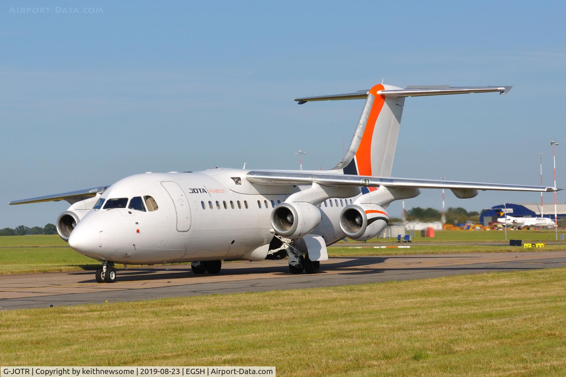 G-JOTR, 1996 British Aerospace Avro 146-RJ85 C/N E.2294, Arriving with Chelsea FC.