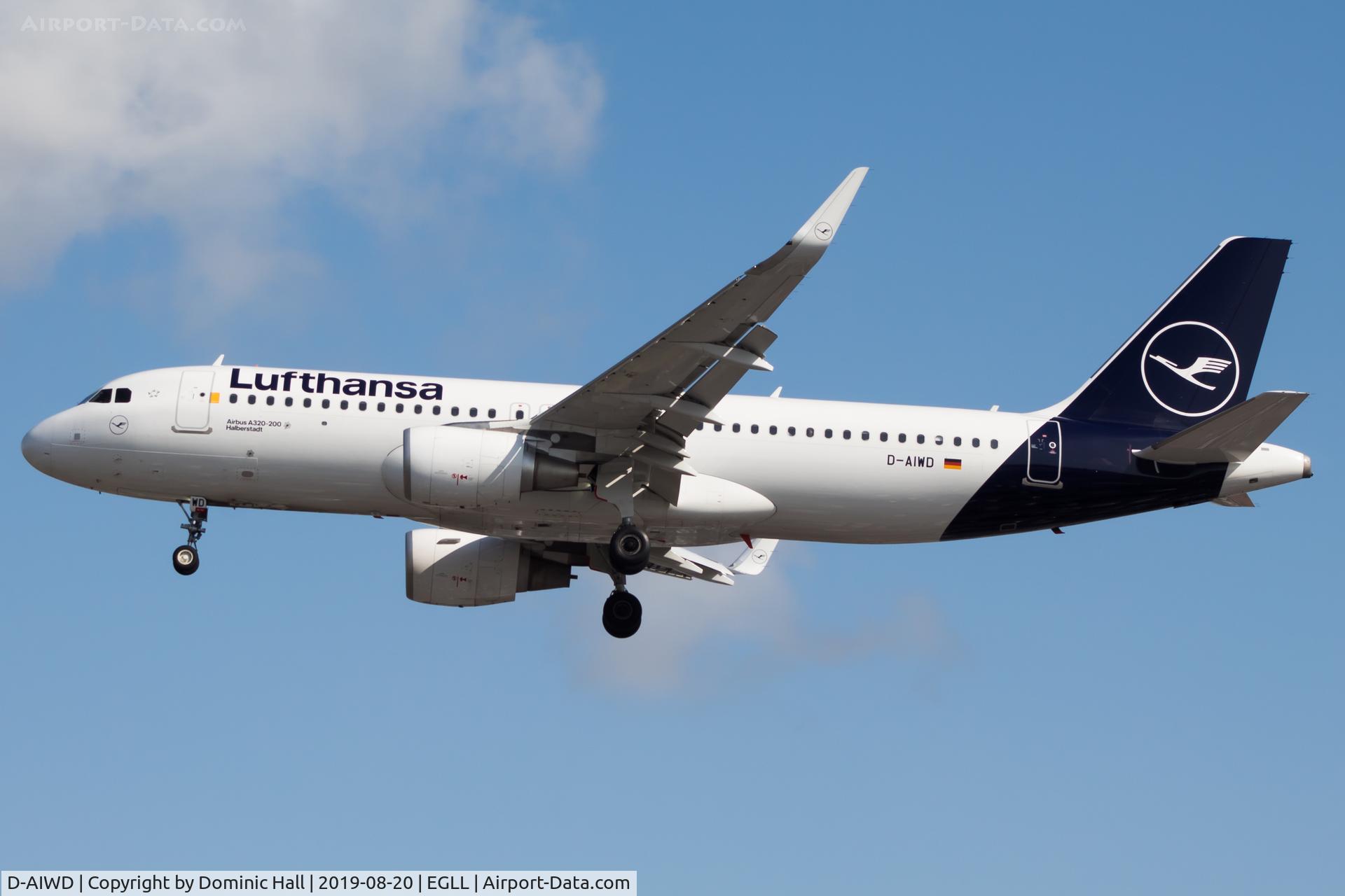 D-AIWD, 2018 Airbus A320-214 C/N 8672, Landing RWY 27R