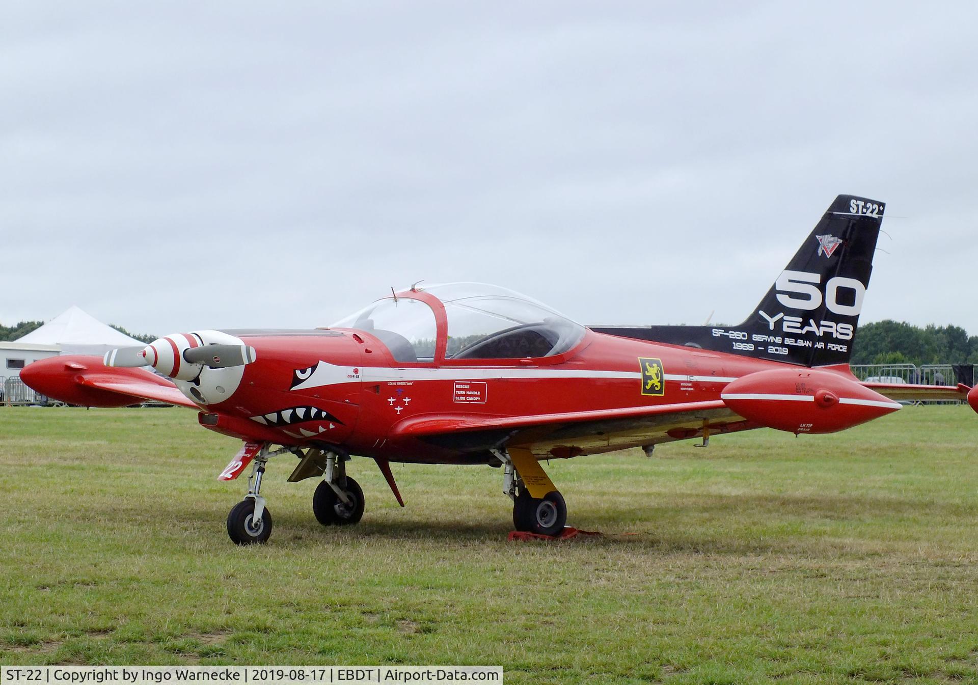 ST-22, SIAI-Marchetti SF-260M C/N 10-22, SIAI-Marchetti SF.260M of the 'Diables Rouges / Red Devils' Belgian Air Force Aerobatic Team at the 2019 Fly-in at Diest/Schaffen airfield