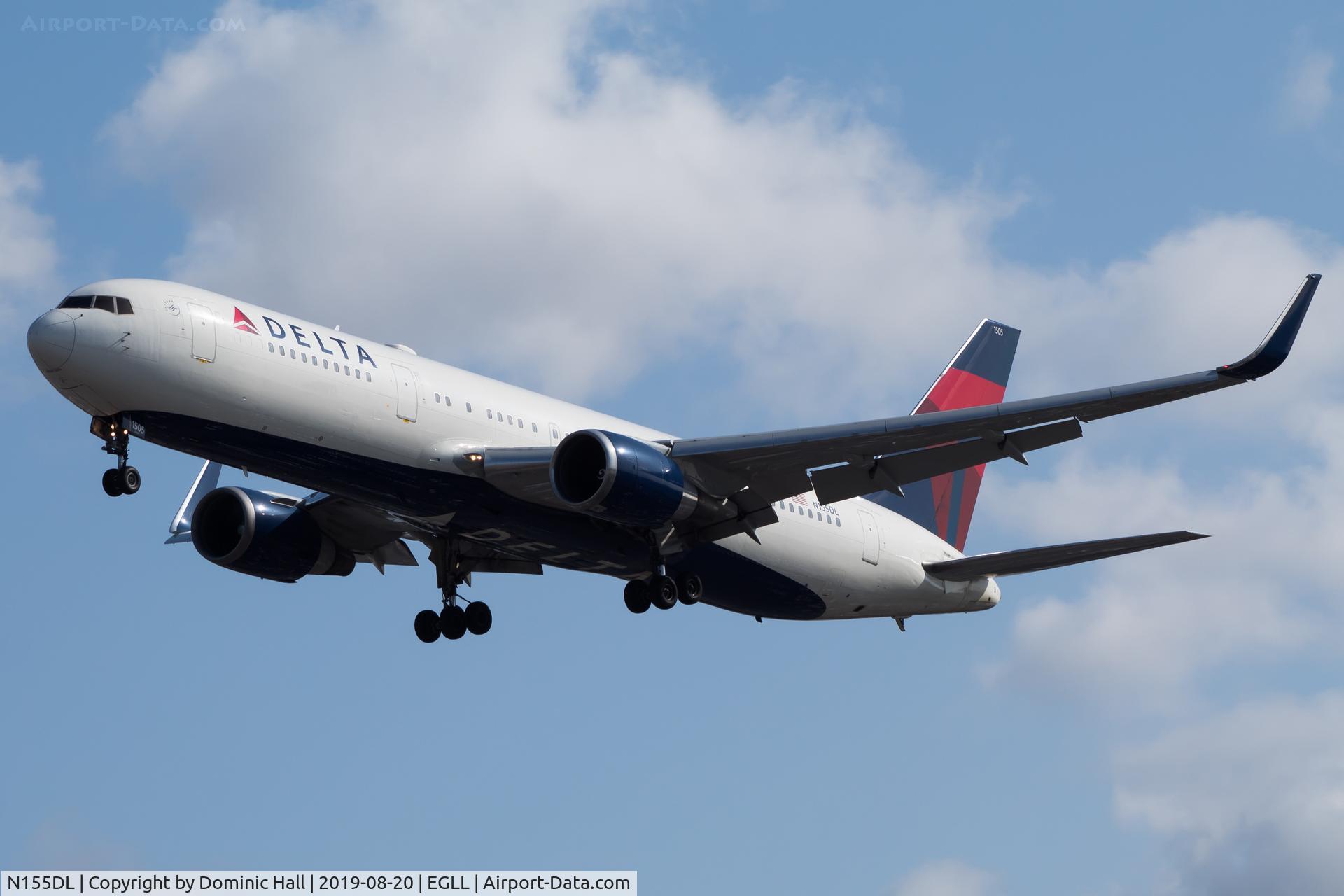 N155DL, 1991 Boeing 767-3P6 C/N 25269, Landing RWY 27R