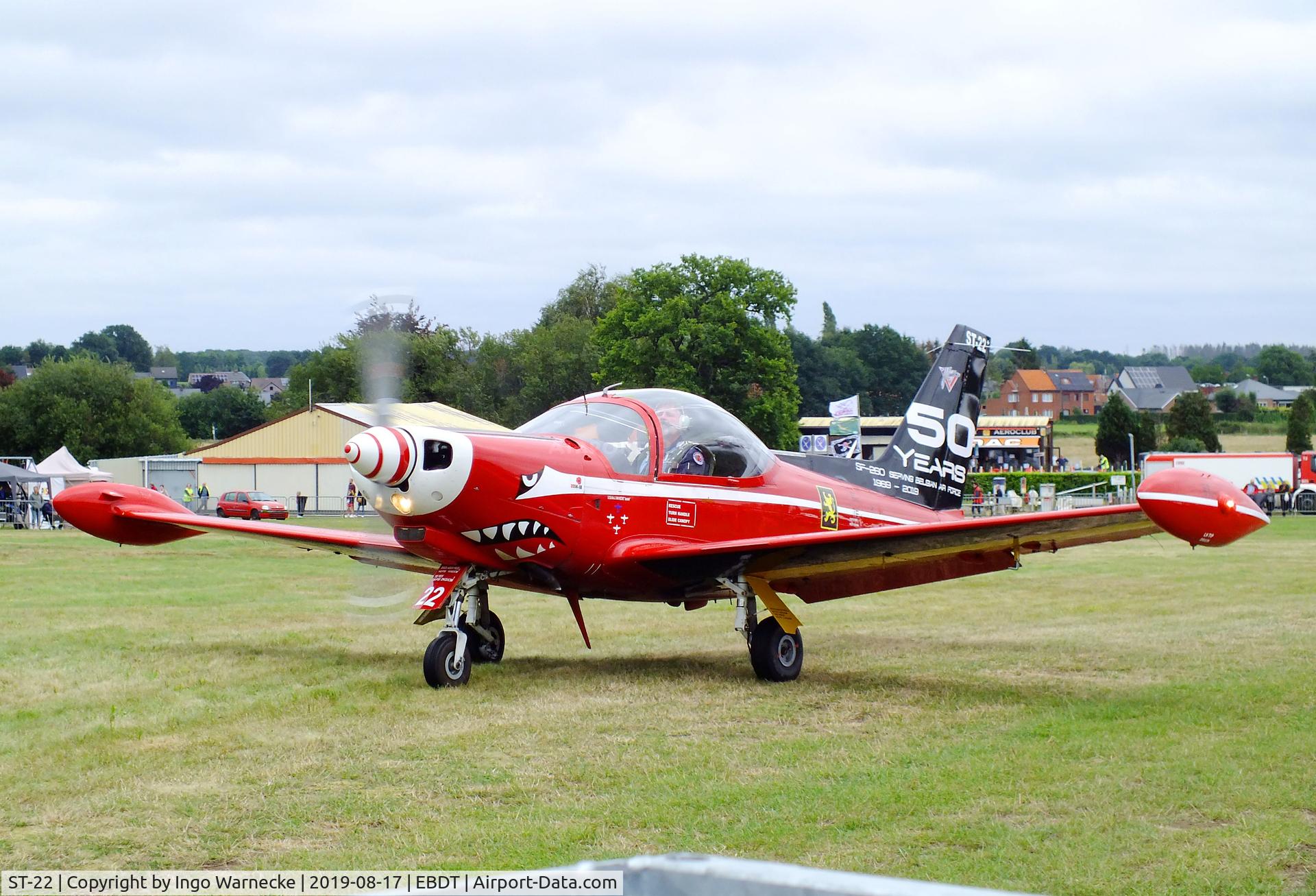 ST-22, SIAI-Marchetti SF-260M C/N 10-22, SIAI-Marchetti SF.260M of the 'Diables Rouges / Red Devils' Belgian Air Force Aerobatic Team at the 2019 Fly-in at Diest/Schaffen airfield