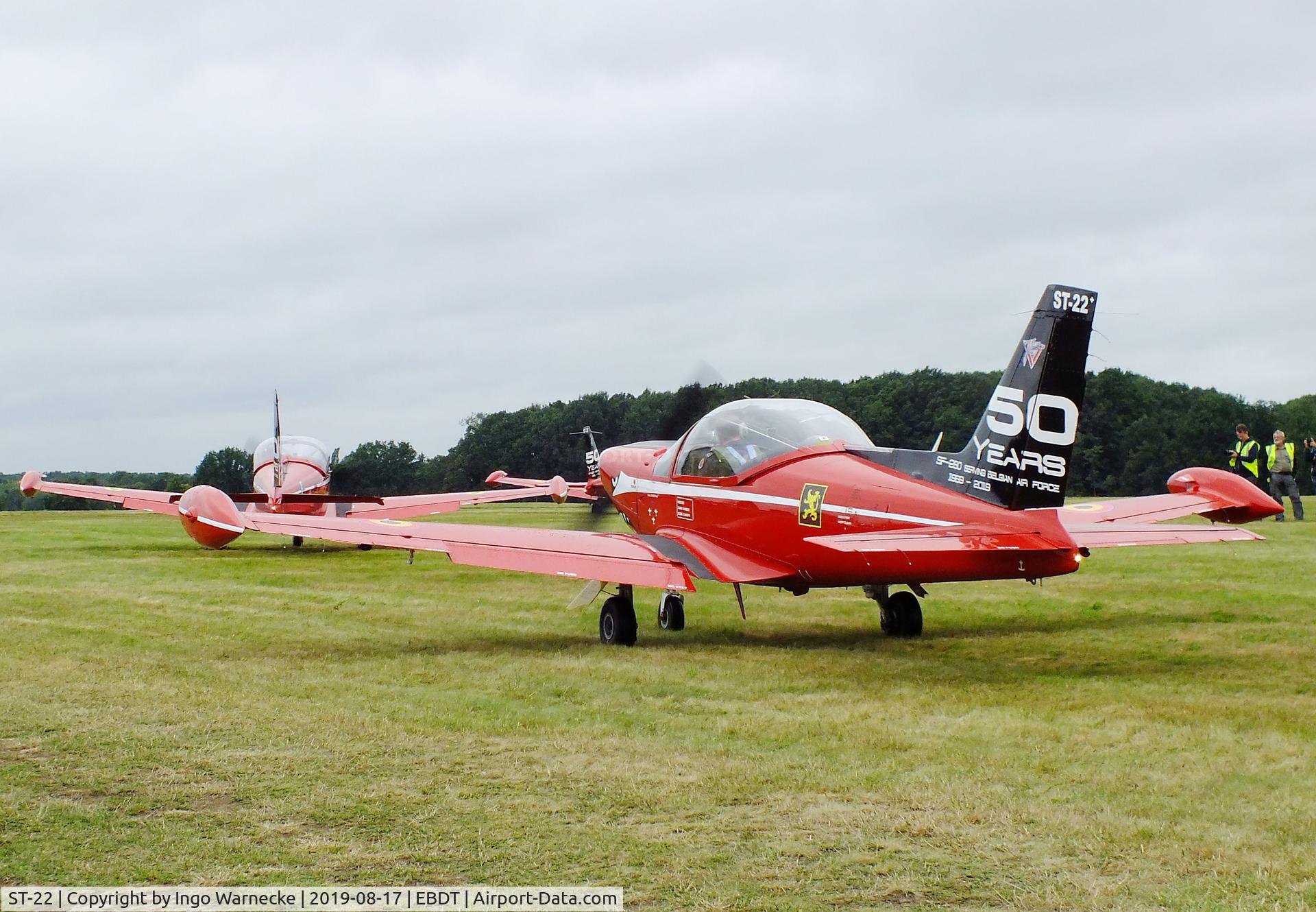 ST-22, SIAI-Marchetti SF-260M C/N 10-22, SIAI-Marchetti SF.260M of the 'Diables Rouges / Red Devils' Belgian Air Force Aerobatic Team at the 2019 Fly-in at Diest/Schaffen airfield