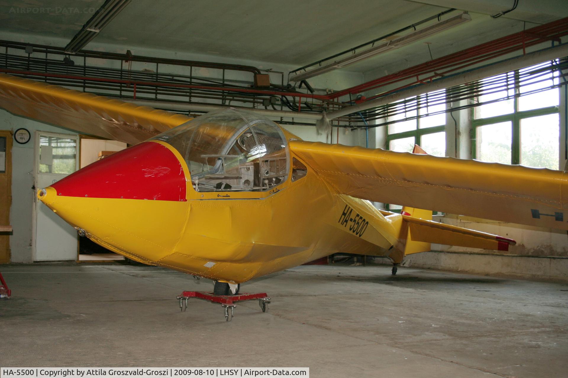 HA-5500, 1983 Rubik R-26SU Góbé 82 C/N AA800001, LHSY - Szombathely Airport, Hungary