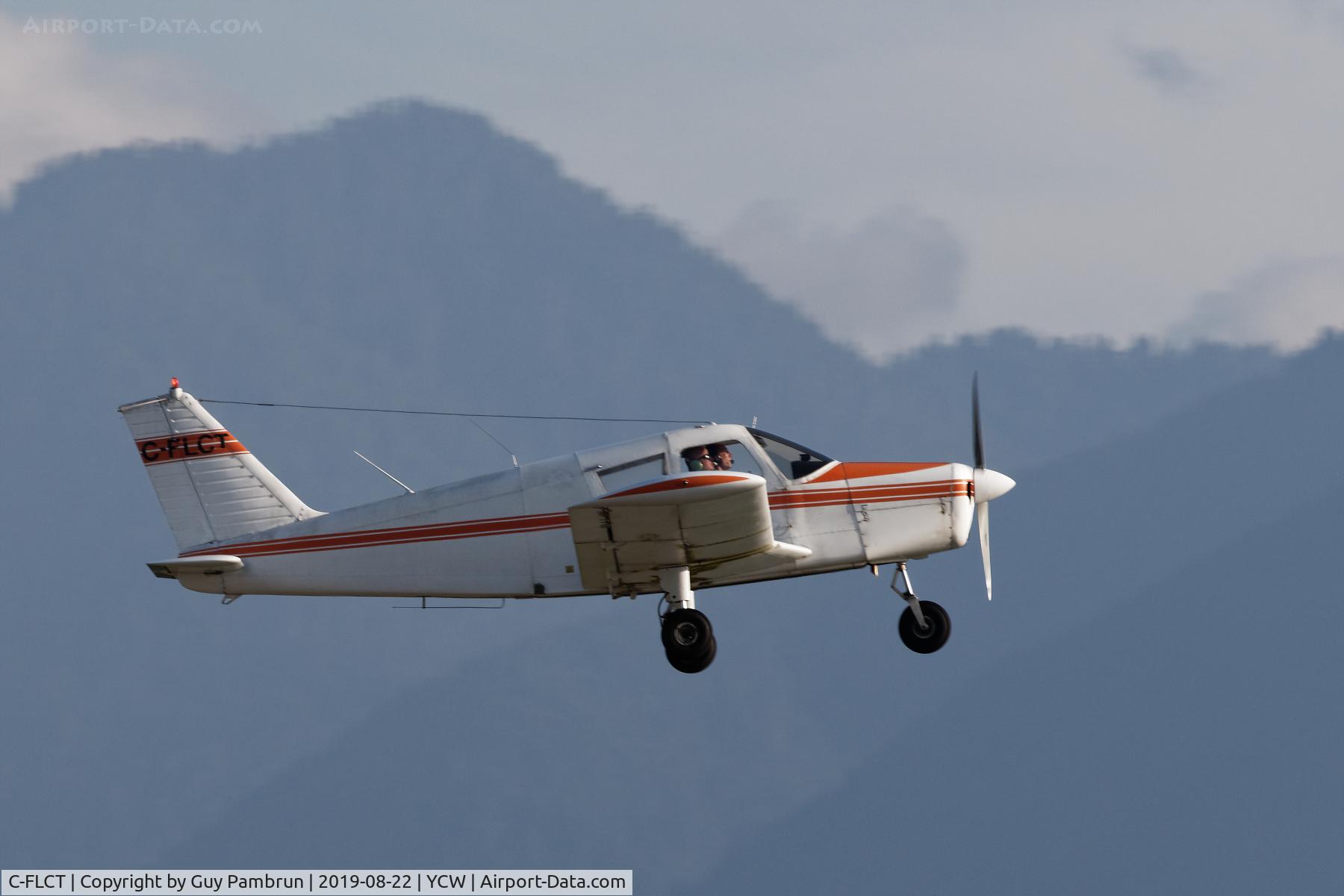 C-FLCT, 1969 Piper PA-28-140 C/N 28 25756, Departing