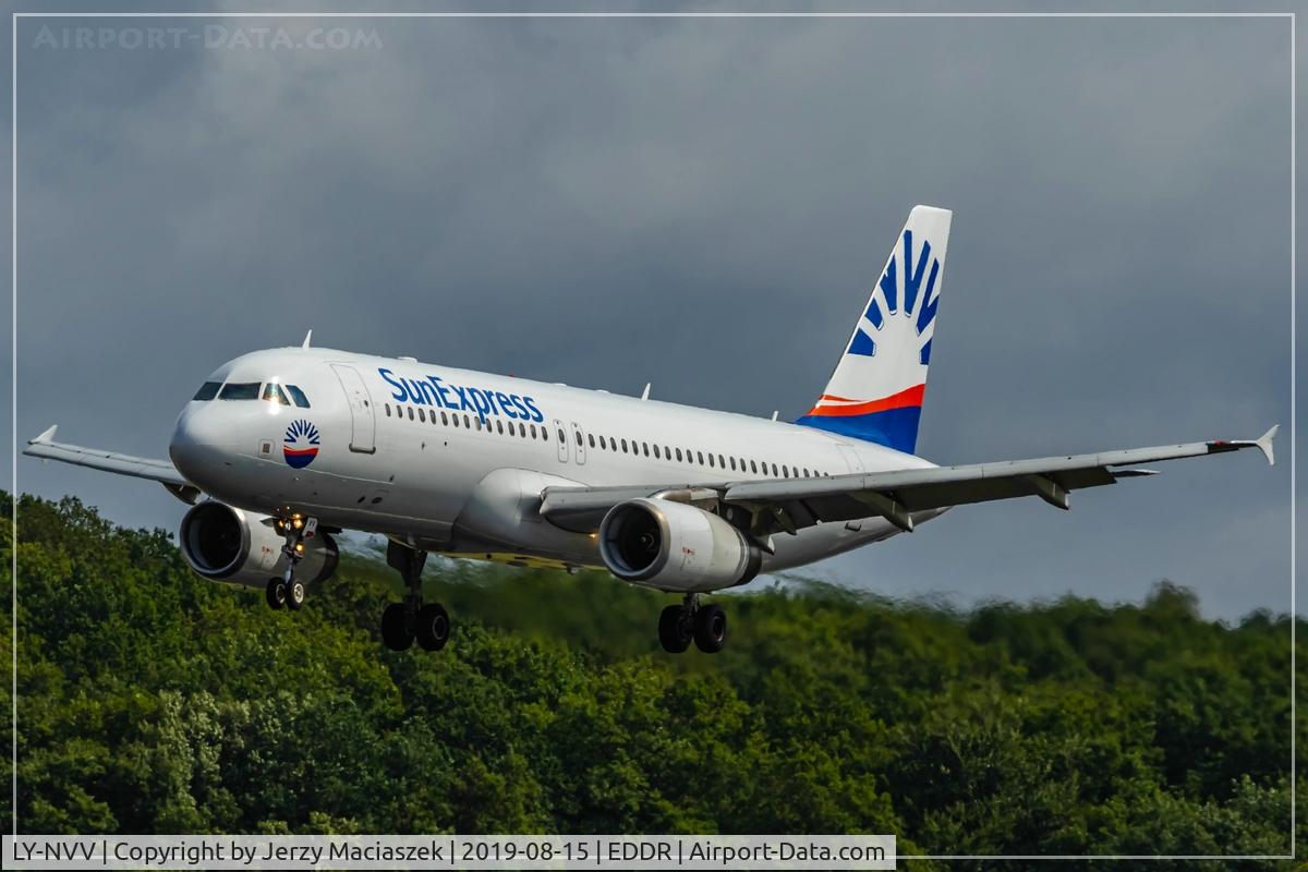 LY-NVV, 2003 Airbus A320-232 C/N 2085, Airbus A320-232