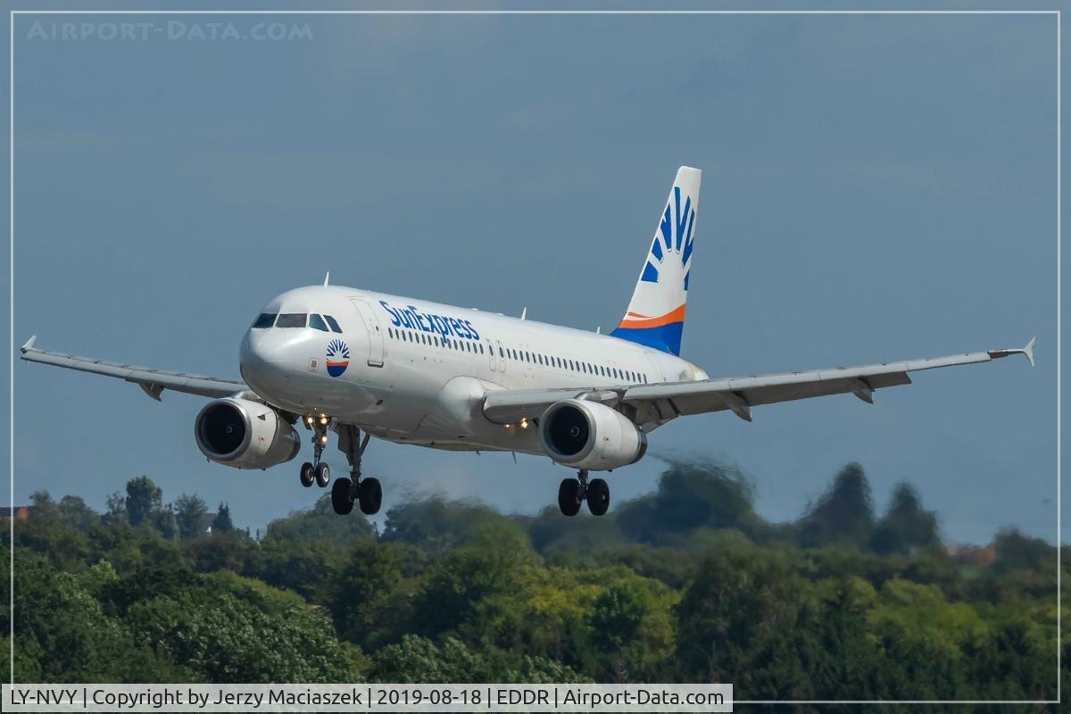 LY-NVY, 2002 Airbus A320-232 C/N 1909, Airbus A320-232,