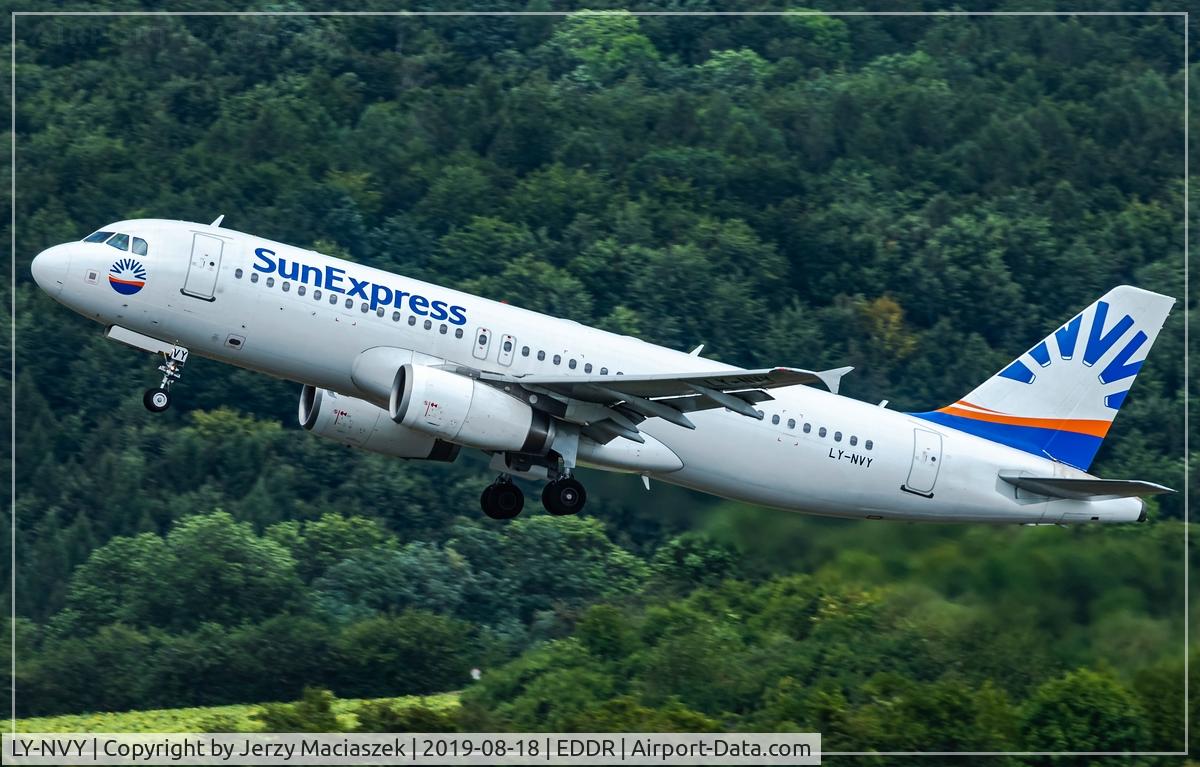 LY-NVY, 2002 Airbus A320-232 C/N 1909, Airbus A320-232,