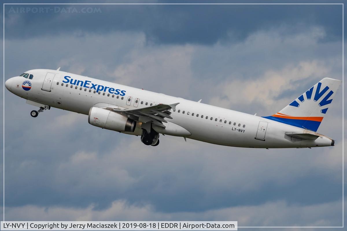 LY-NVY, 2002 Airbus A320-232 C/N 1909, Airbus A320-232,