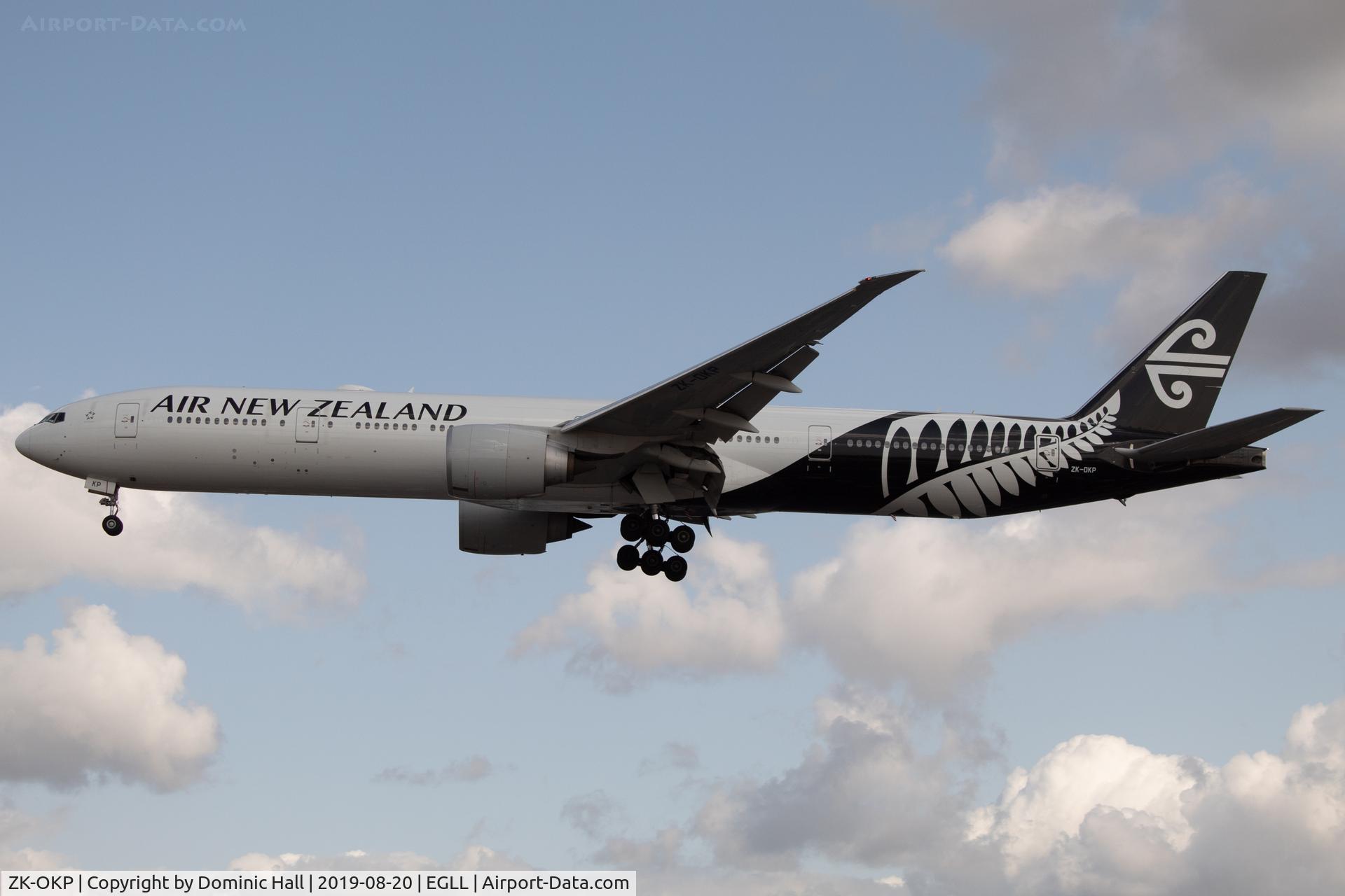 ZK-OKP, 2011 Boeing 777-306/ER C/N 39041, Landing RWY 27R