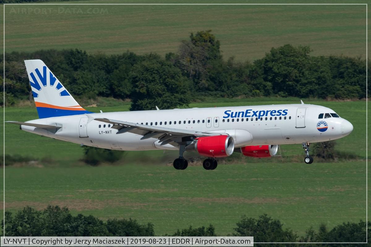 LY-NVT, Airbus A320-200 C/N 3949, Airbus A320-200