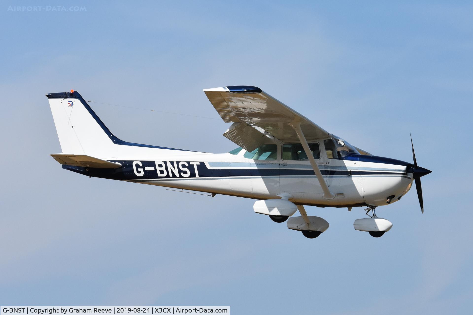G-BNST, 1979 Cessna 172N Skyhawk C/N 172-73661, Landing at Northrepps.