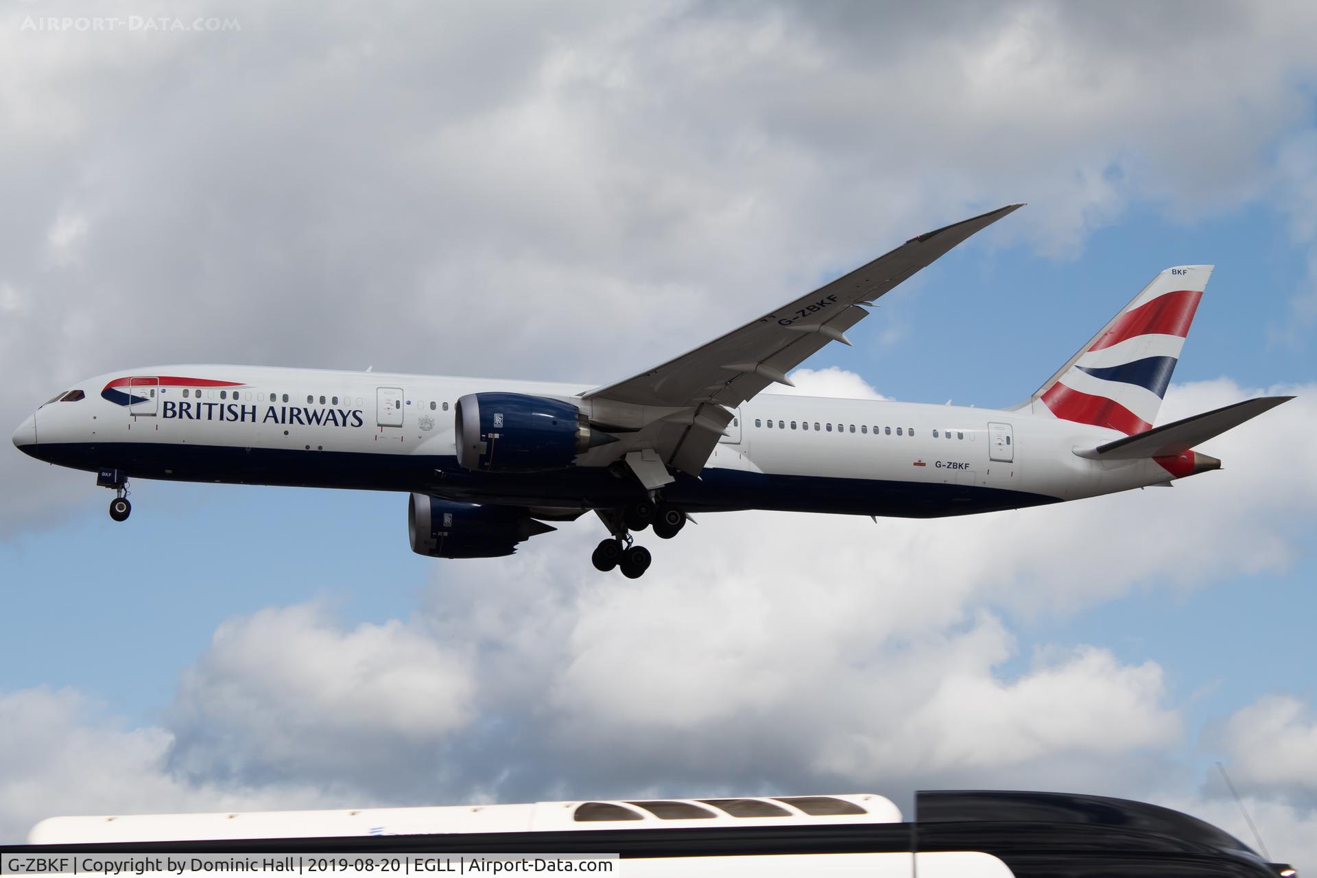 G-ZBKF, 2016 Boeing 787-9 Dreamliner C/N 38622, Landing RWY 27R