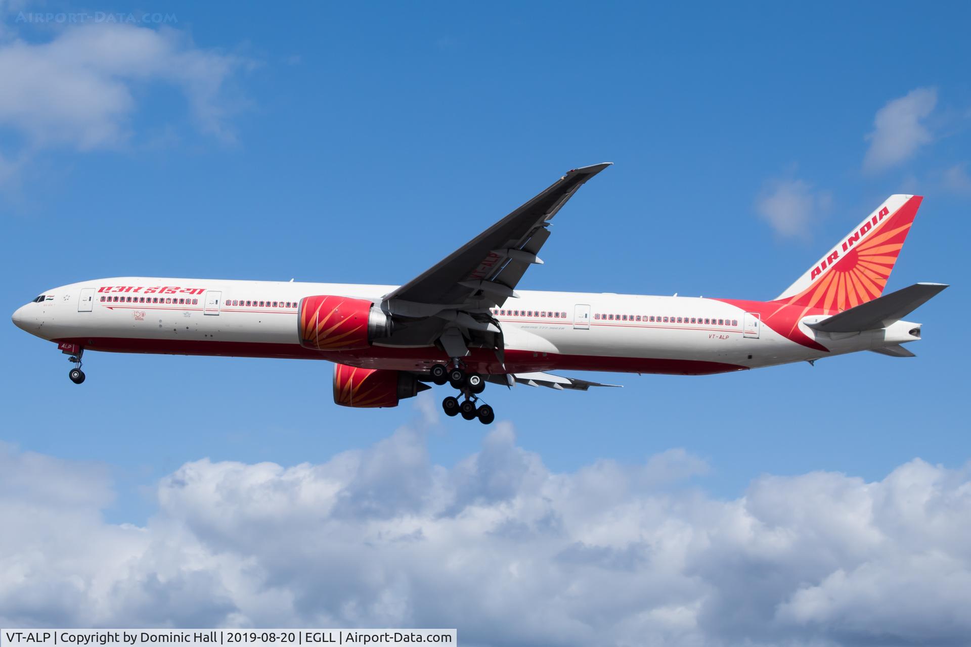 VT-ALP, 2009 Boeing 777-337/ER C/N 36314, Landing RWY 27R