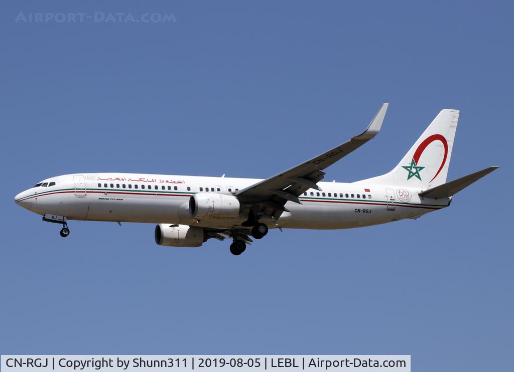 CN-RGJ, 2012 Boeing 737-8B6 C/N 33072, Landing rwy 25R with additional 60th anniversary patch