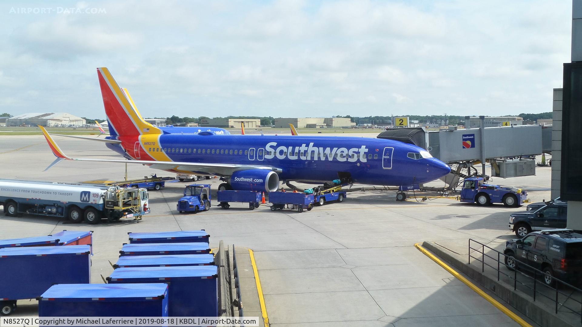 N8527Q, 2017 Boeing 737-8H4 C/N 36946, Southwest 737 unloading passengers at Bradley.