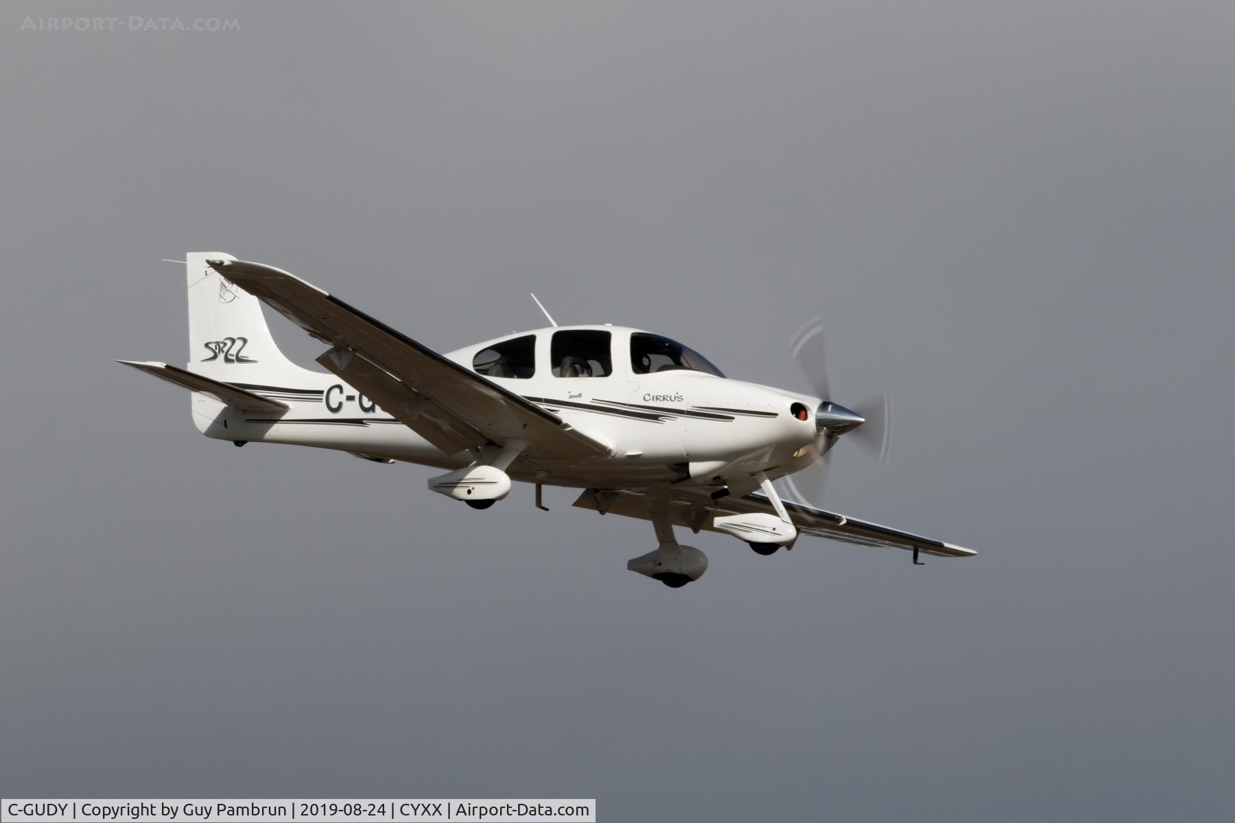 C-GUDY, 2002 Cirrus SR22 C/N 0415, Landing