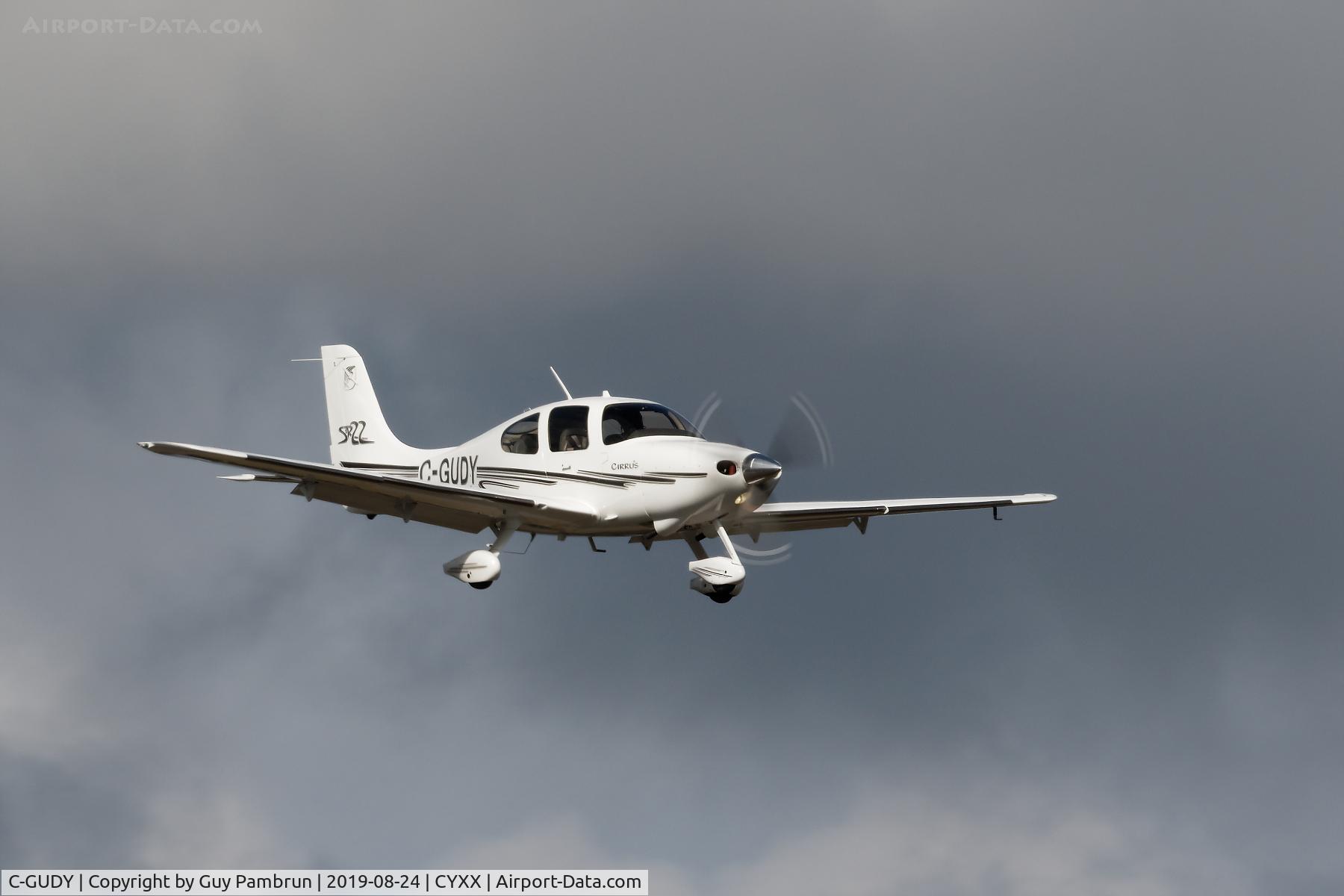 C-GUDY, 2002 Cirrus SR22 C/N 0415, Landing