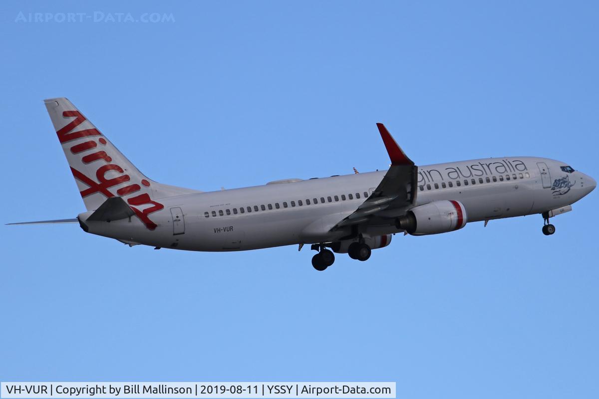 VH-VUR, 2009 Boeing 737-8FE C/N 36606, OFF FROM 3-4L