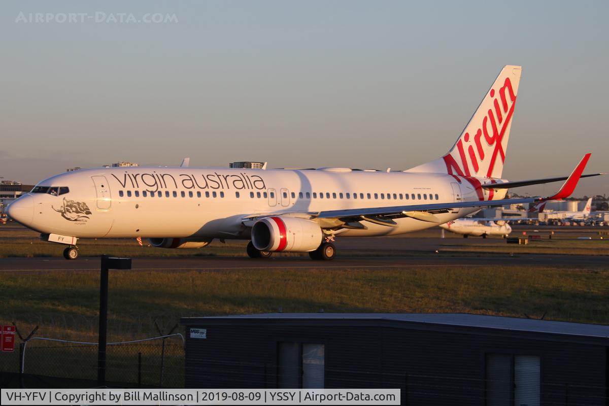 VH-YFV, 2015 Boeing 737-8FE C/N 41030, TAXI TO 1-6L
