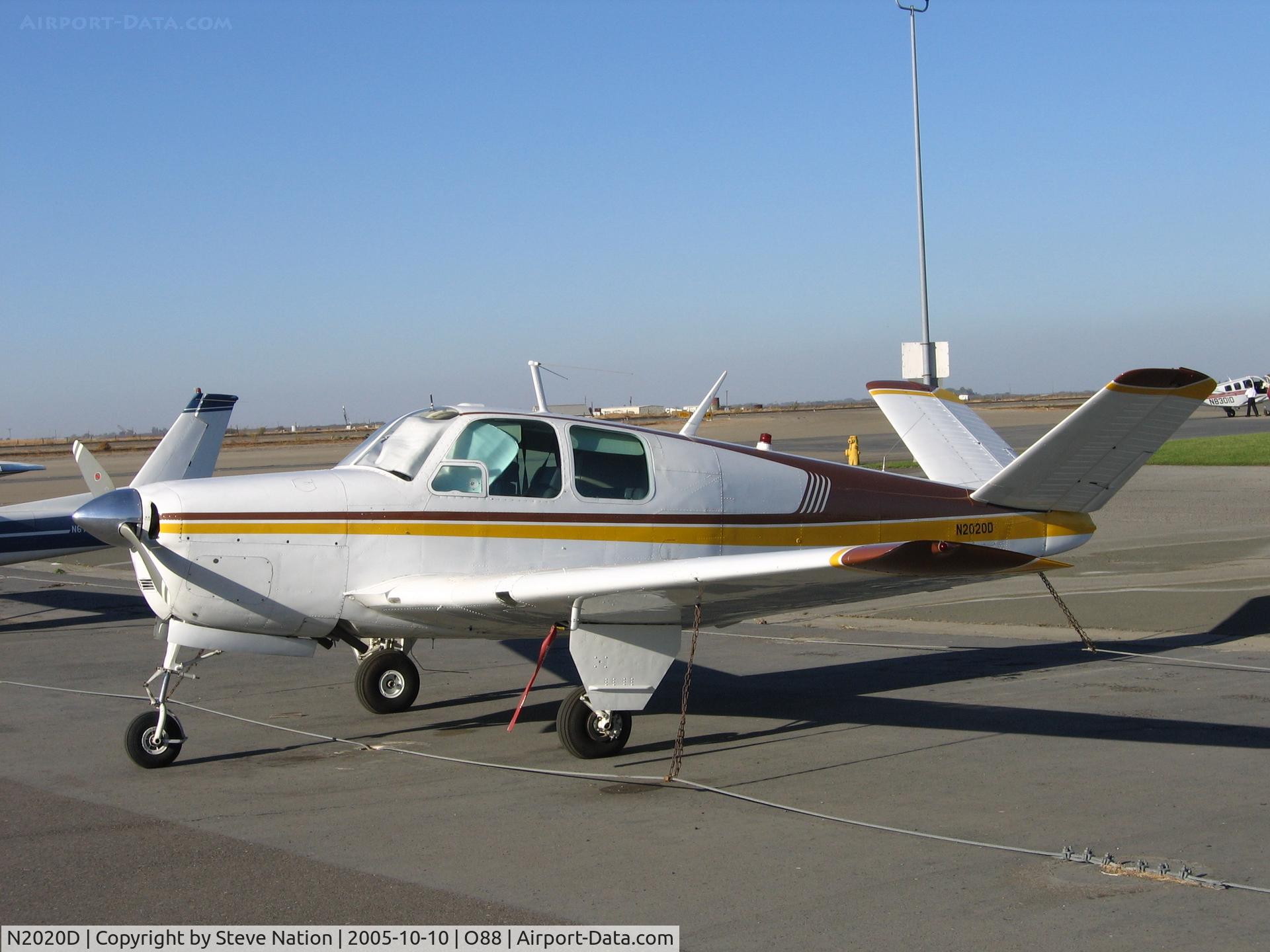 N2020D, 1952 Beech C35 Bonanza C/N D-3371, 1952 Beech C35 at Rio Vista, CA