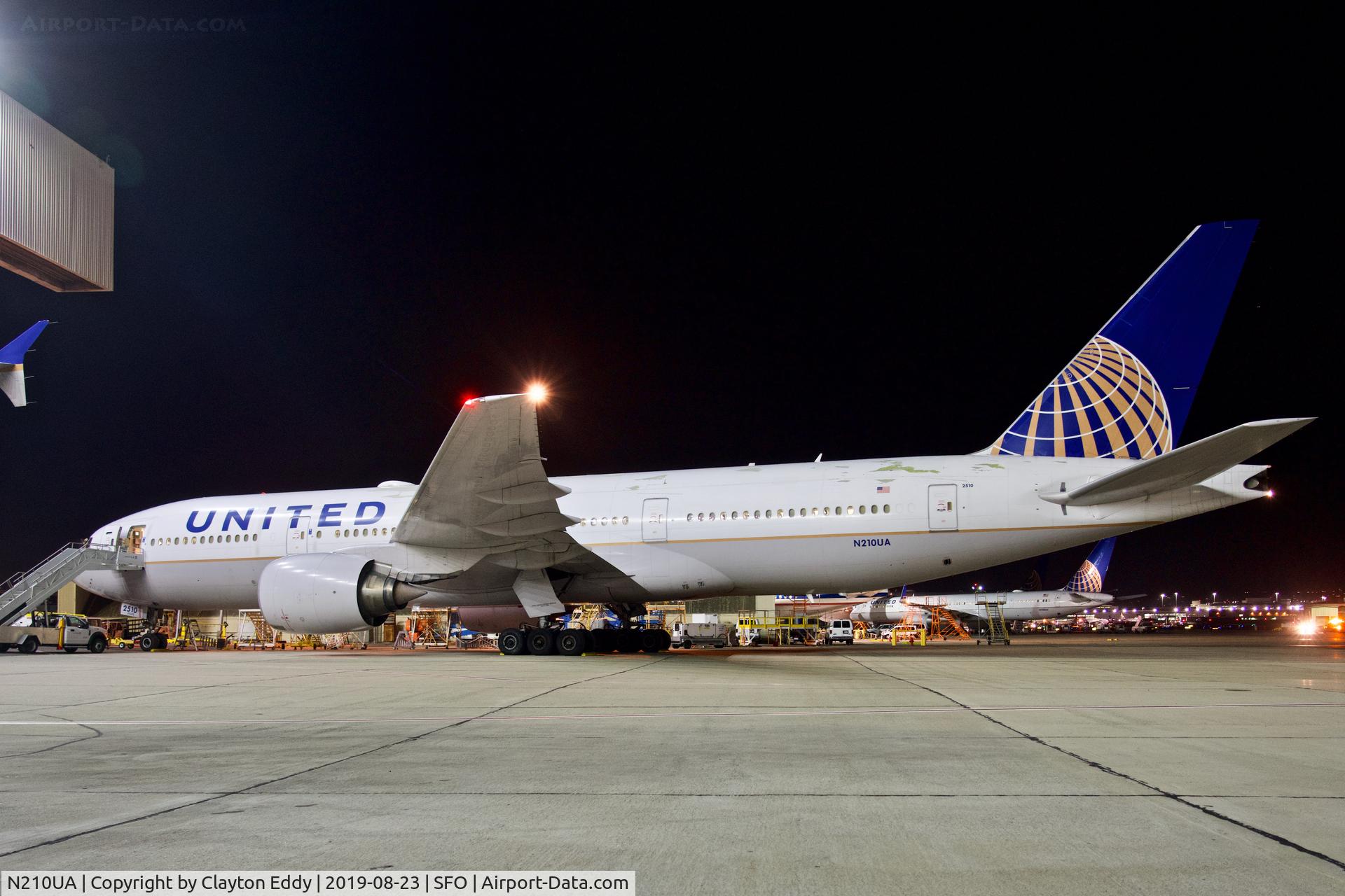 N210UA, 2000 Boeing 777-222 C/N 30216, SFO 2019.