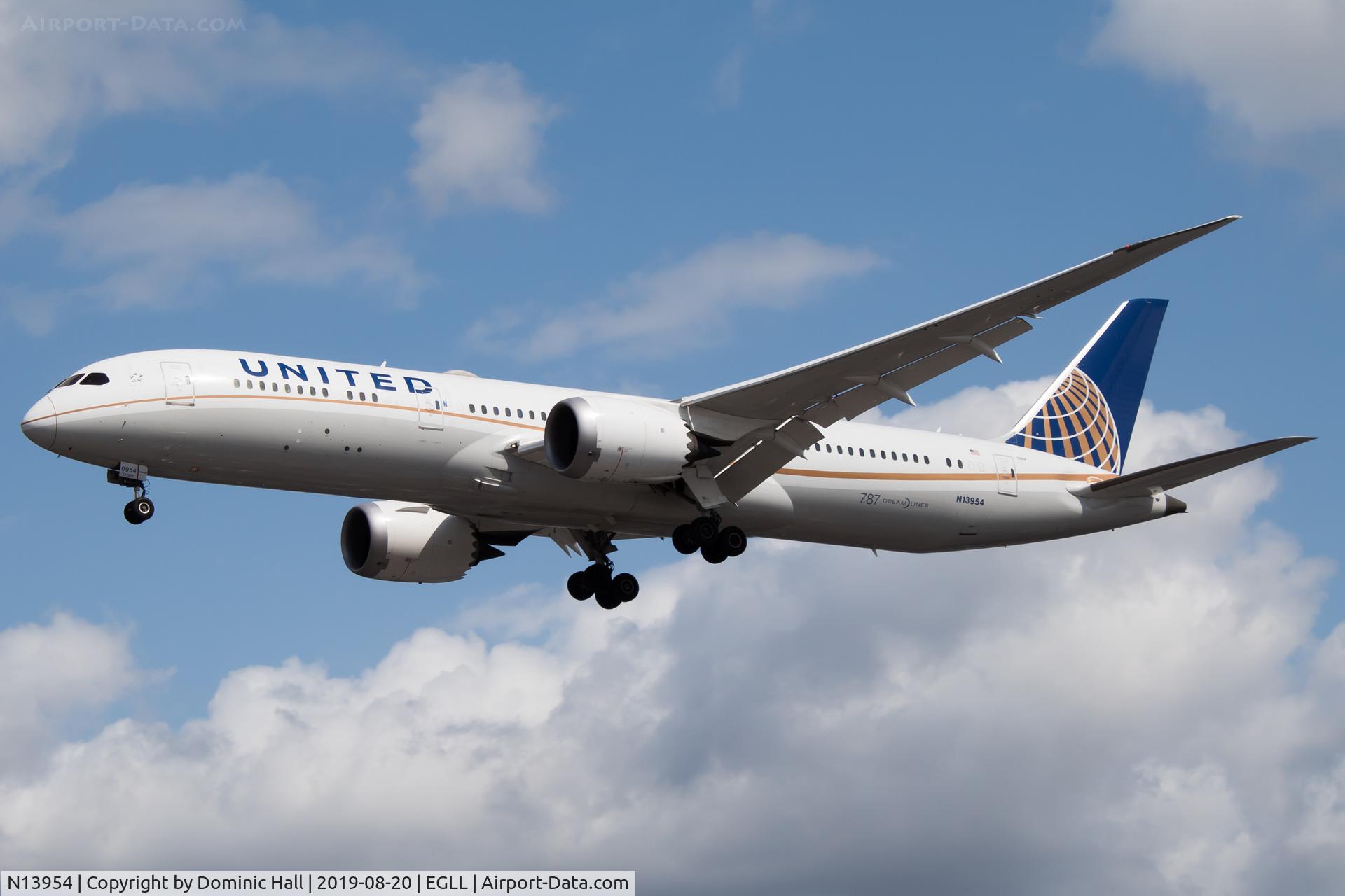 N13954, 2015 Boeing 787-9 Dreamliner C/N 36405, Landing RWY 27R