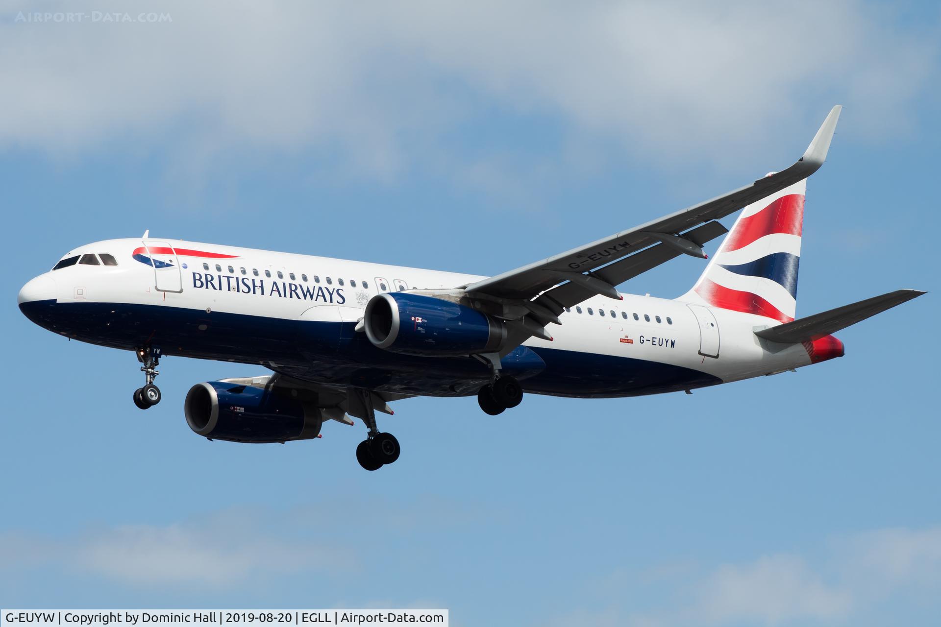 G-EUYW, 2014 Airbus A320-232 C/N 6129, Landing RWY 27R