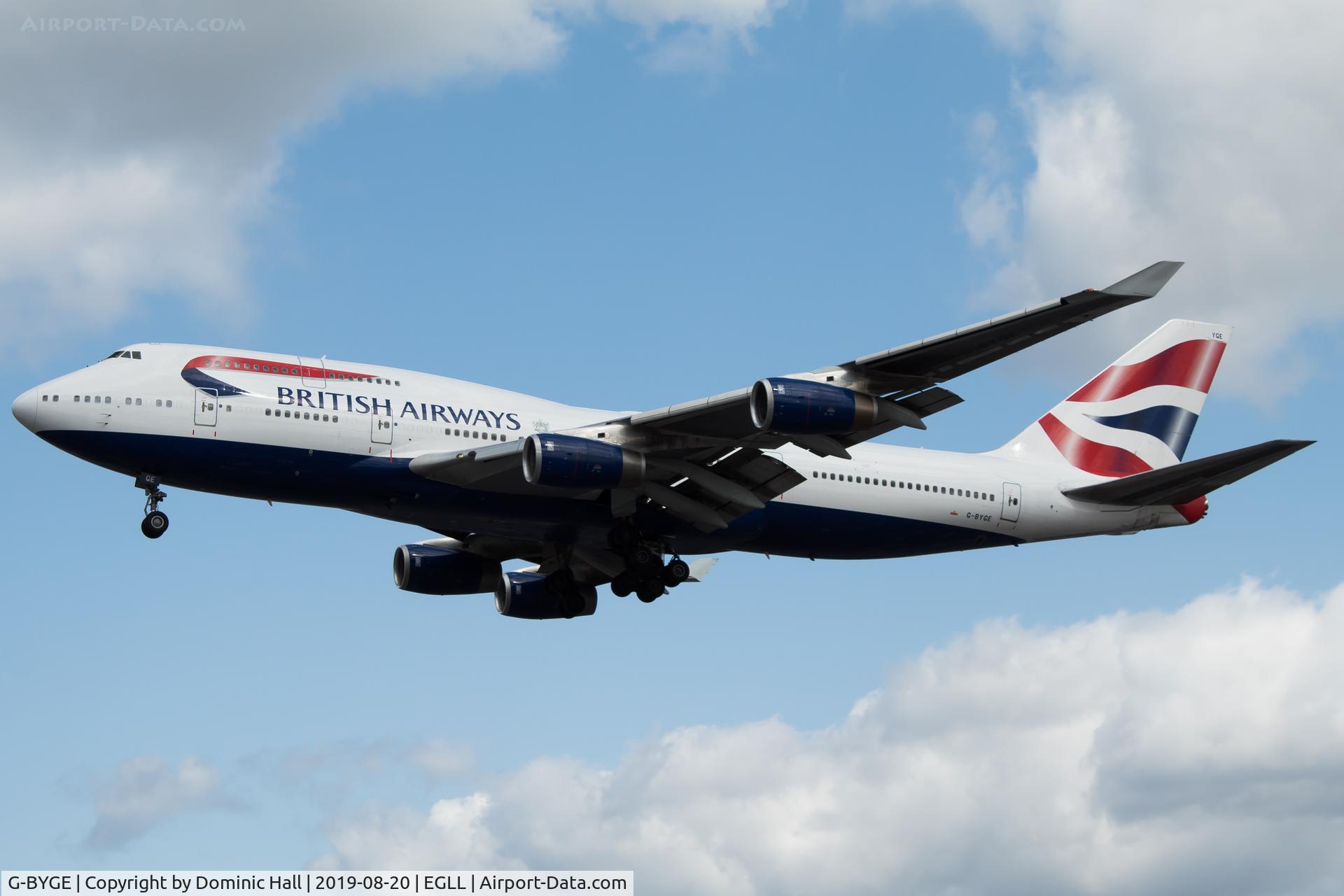G-BYGE, 1999 Boeing 747-436 C/N 28858, Landing RWY 27R