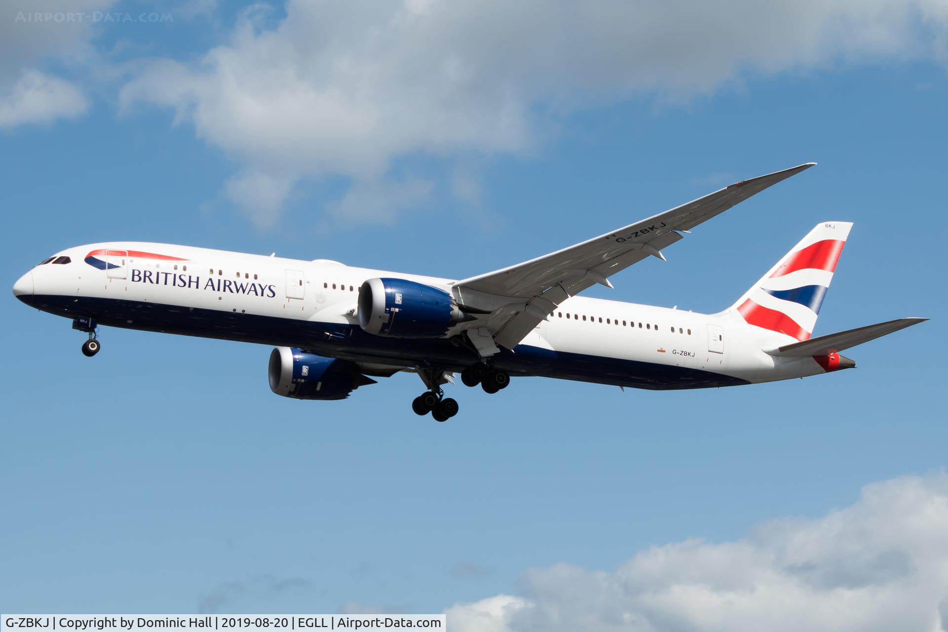 G-ZBKJ, 2016 Boeing 787-9 Dreamliner C/N 38626, Landing RWY 27R