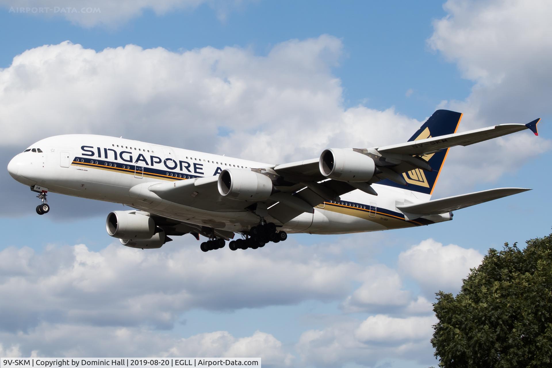 9V-SKM, 2010 Airbus A380-841 C/N 065, Landing RWY 27L