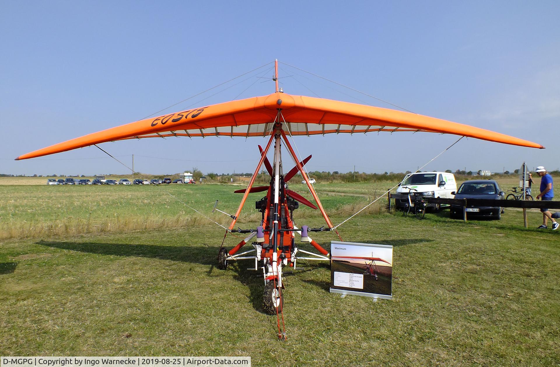 D-MGPG, Take Off Maximum Trike C/N unknown_d-mgpg, Take Off Maximum Trike with EOS 15 wing at the 2019 Flugplatz-Wiesenfest airfield display at Weilerswist-Müggenhausen ultralight airfield