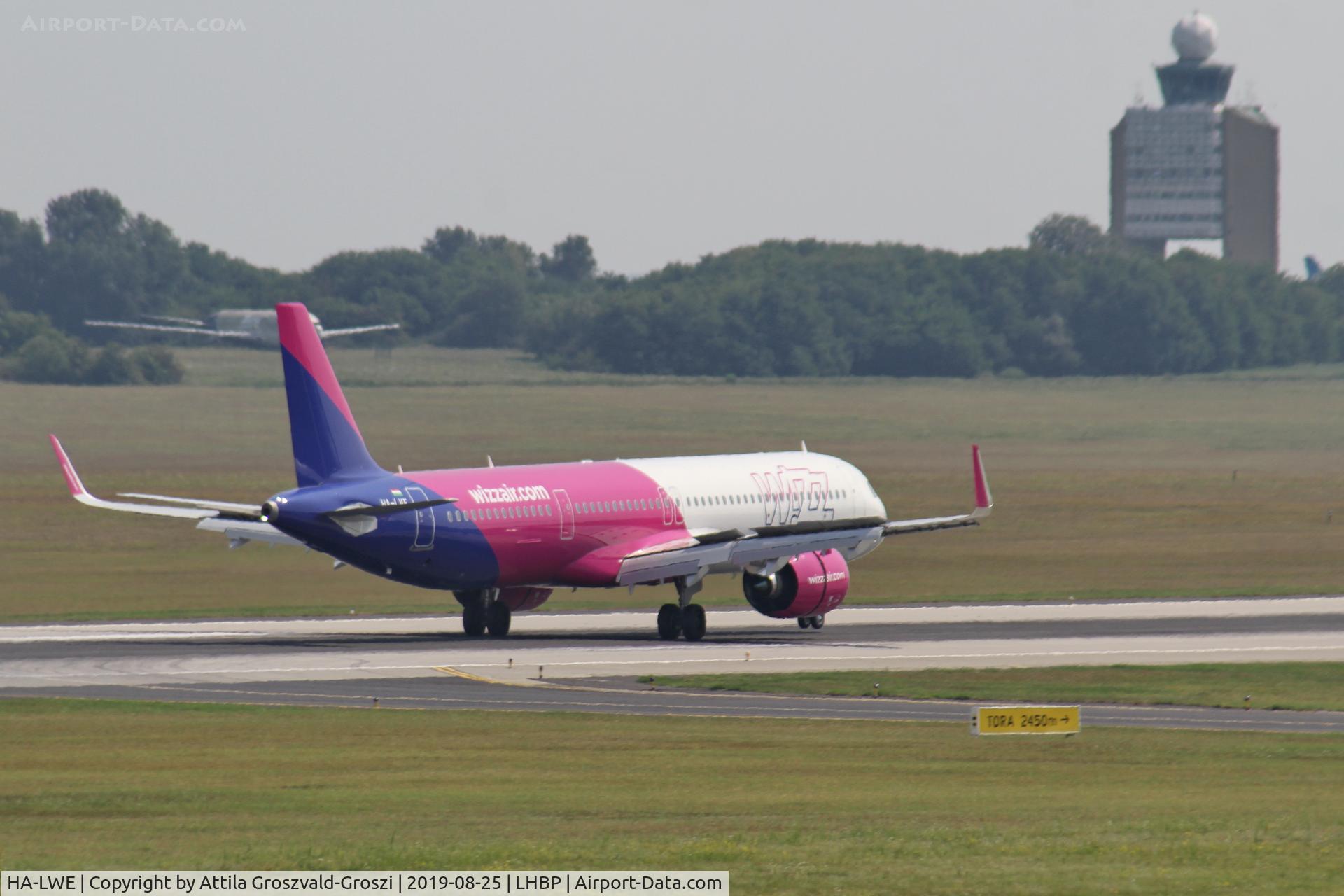 HA-LWE, 2010 Airbus A320-232 C/N 4372, LHBP/BUD - Budapest Ferihegy, Liszt Ferenc International Airport, Hungary