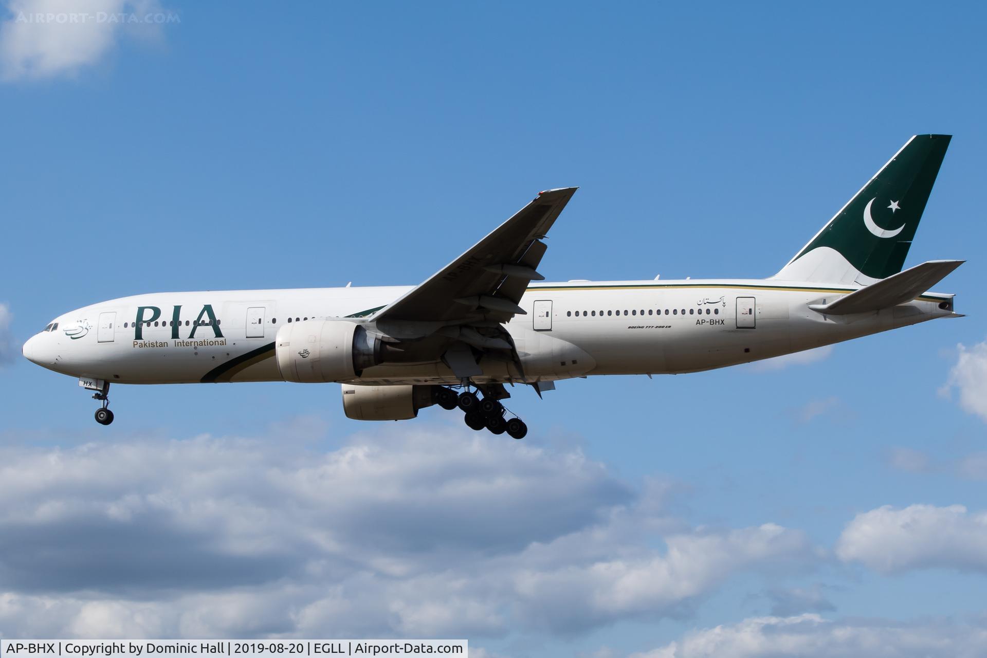 AP-BHX, 2007 Boeing 777-240/ER C/N 35296, Landing RWY 27L