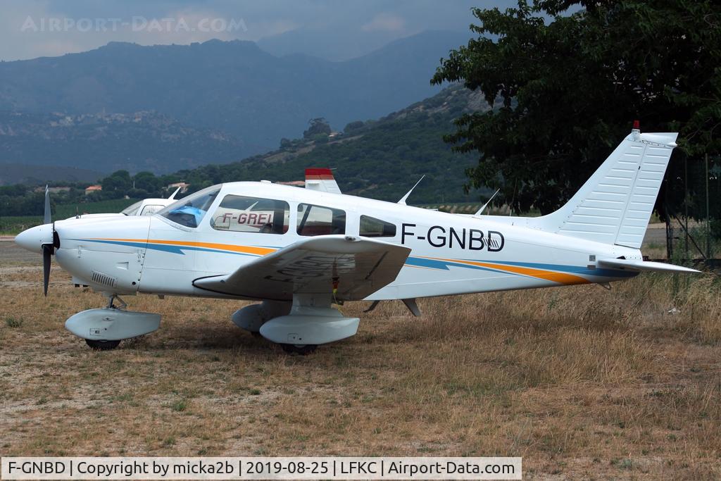 F-GNBD, Piper PA-28-181 Archer C/N 28-8090311, Parked