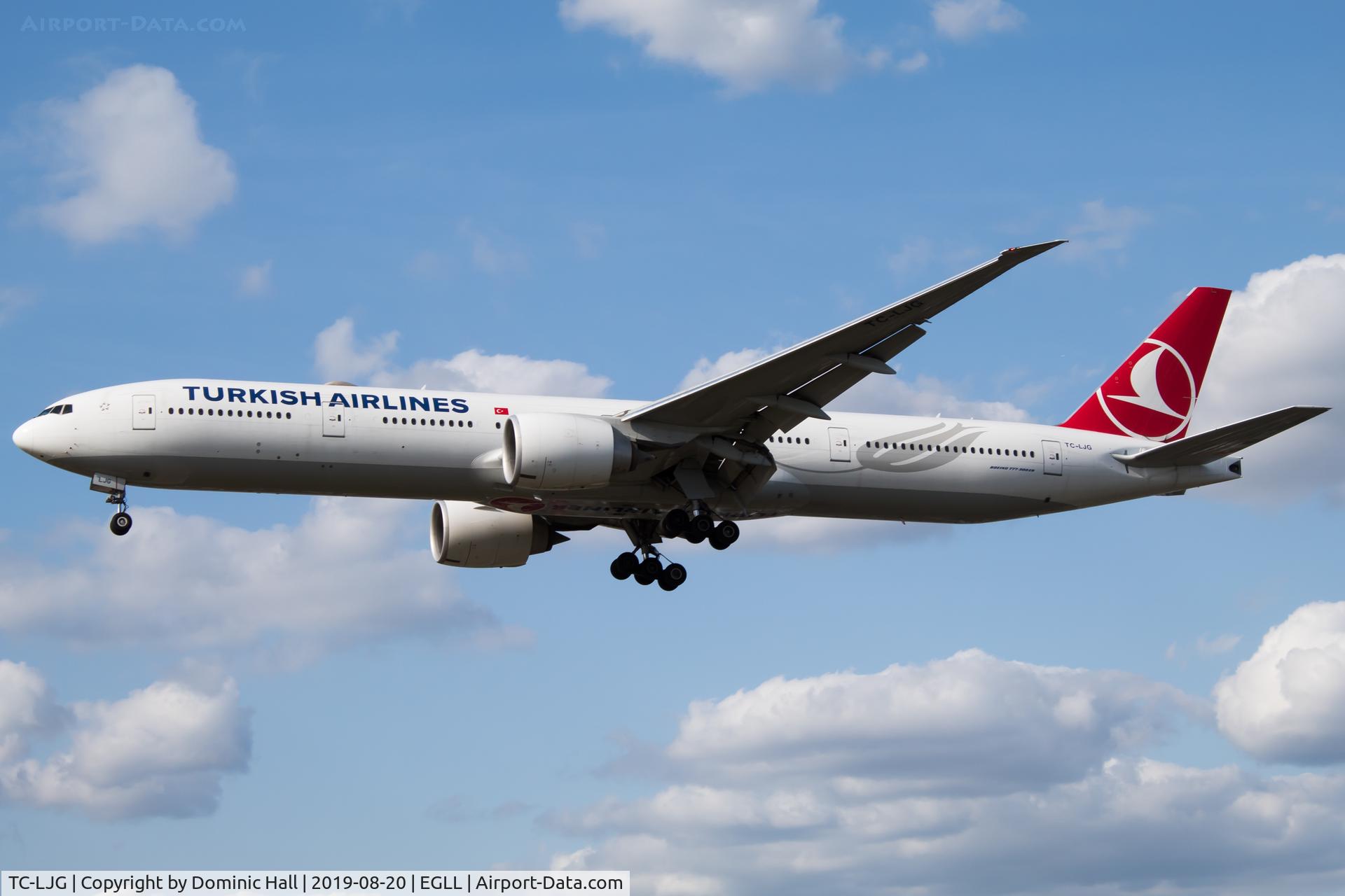 TC-LJG, 2016 Boeing 777-3F2/ER C/N 44128, Landing RWY 27L