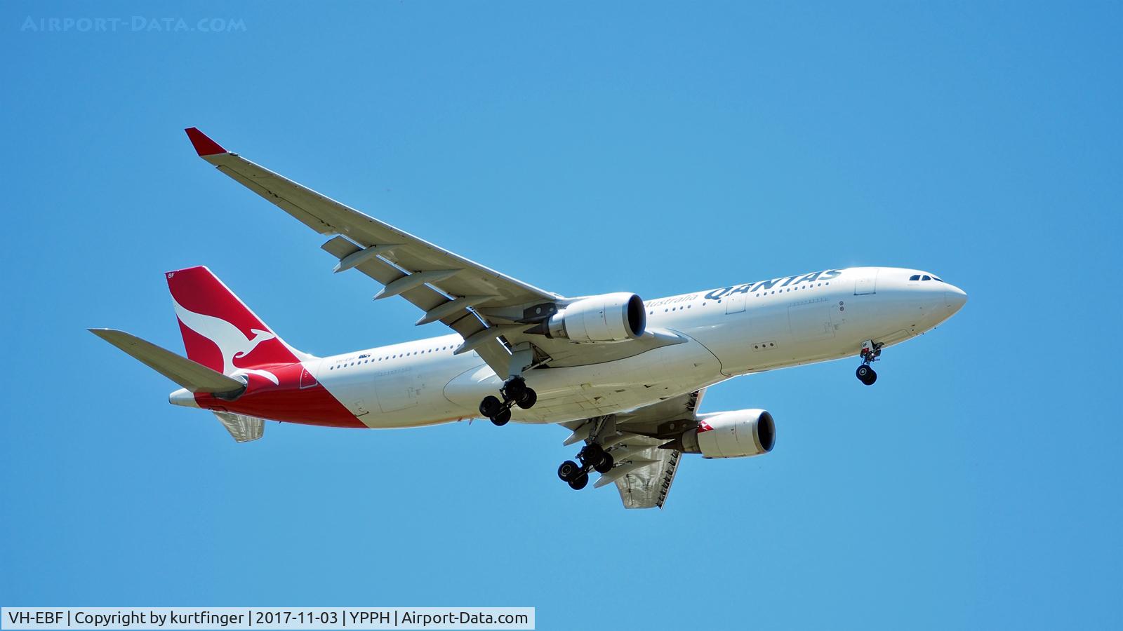 VH-EBF, 2007 Airbus A330-202 C/N 853, Airbus A330-202. Qantas VH-EBF final runway 21 YPPH 031117.