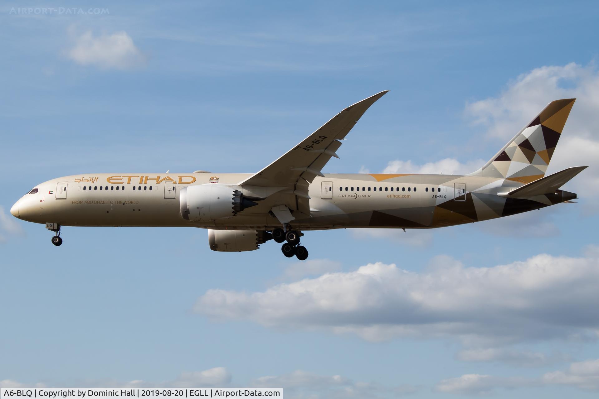 A6-BLQ, 2017 Boeing 787-9 Dreamliner Dreamliner C/N 39661, Landing RWY 27L
