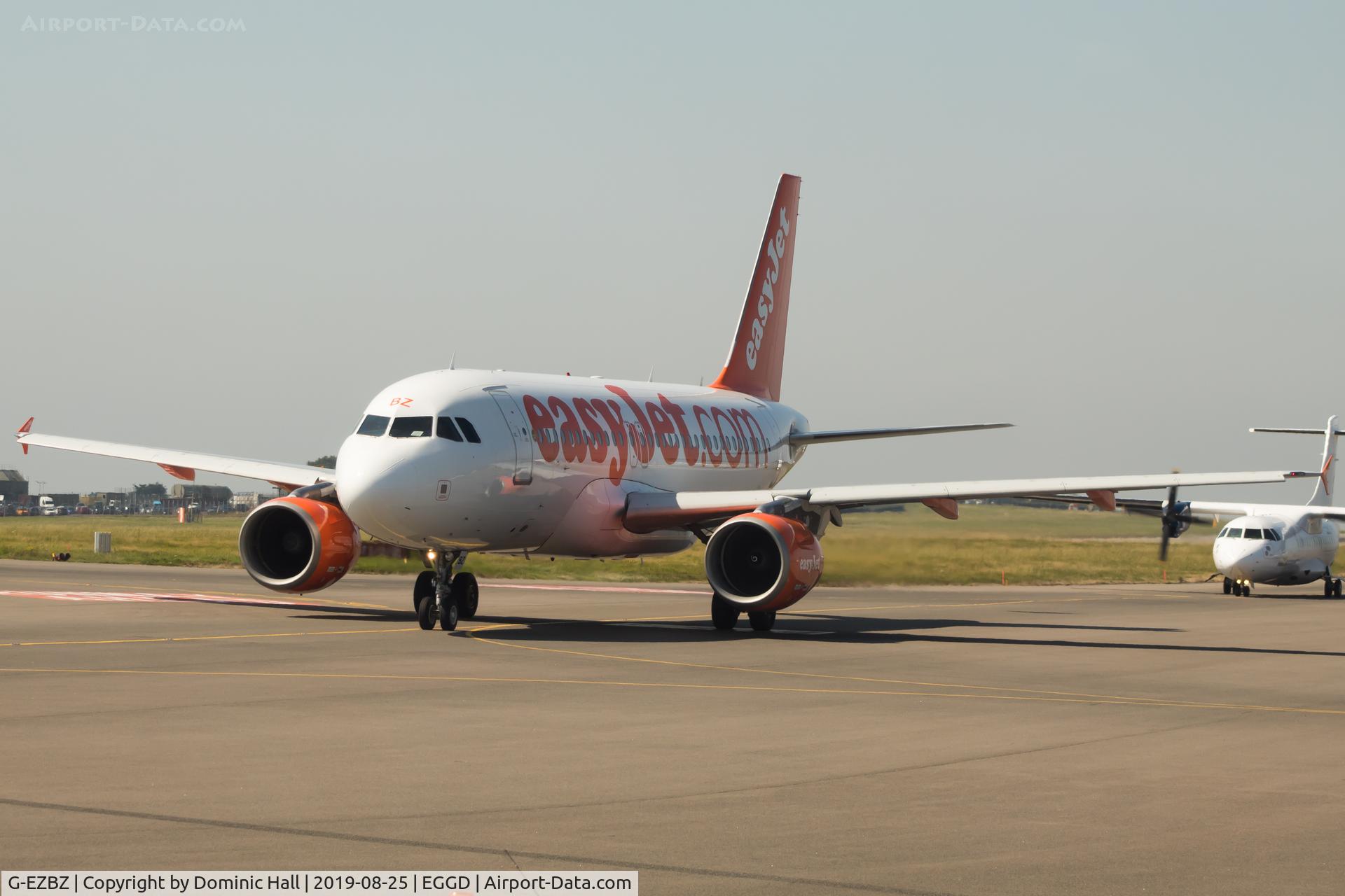 G-EZBZ, 2007 Airbus A319-111 C/N 3184, Taxiing to RWY 27 for departure