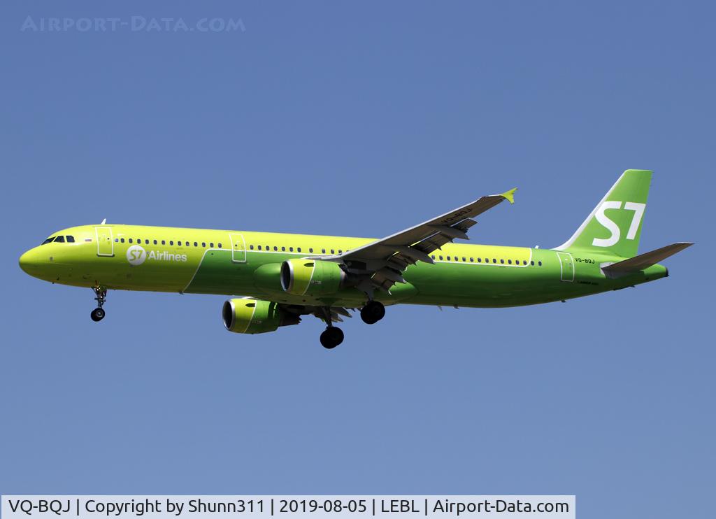 VQ-BQJ, 2003 Airbus A321-211 C/N 2076, Landing rwy 25R