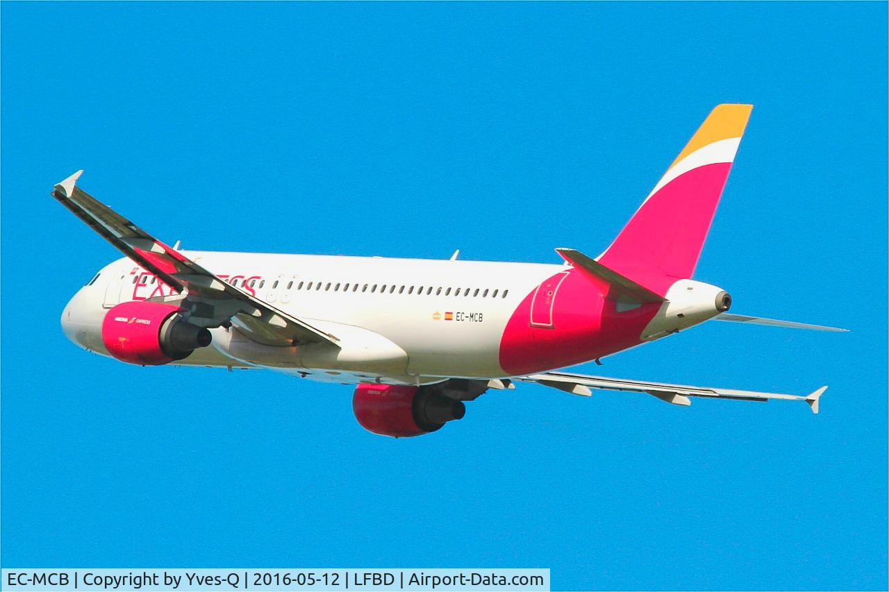 EC-MCB, 1999 Airbus A320-214 C/N 1125, Airbus A320-214, Take off rwy 23, Bordeaux-Mérignac airport (LFBD-BOD)
