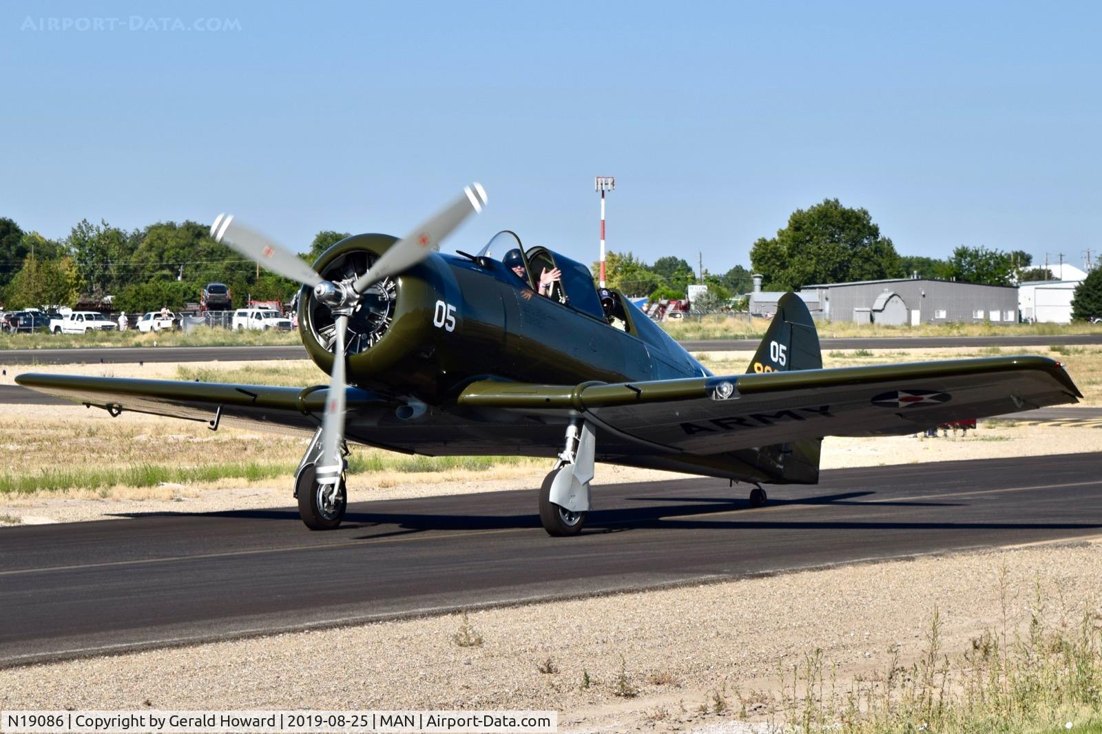N19086, 1952 North American AT-6D Harvard C/N 20470, Made to look like an NA-50. 2019 Warbird Roundup at MAN. This is a N.A AT-6D Harvard Mk 4.