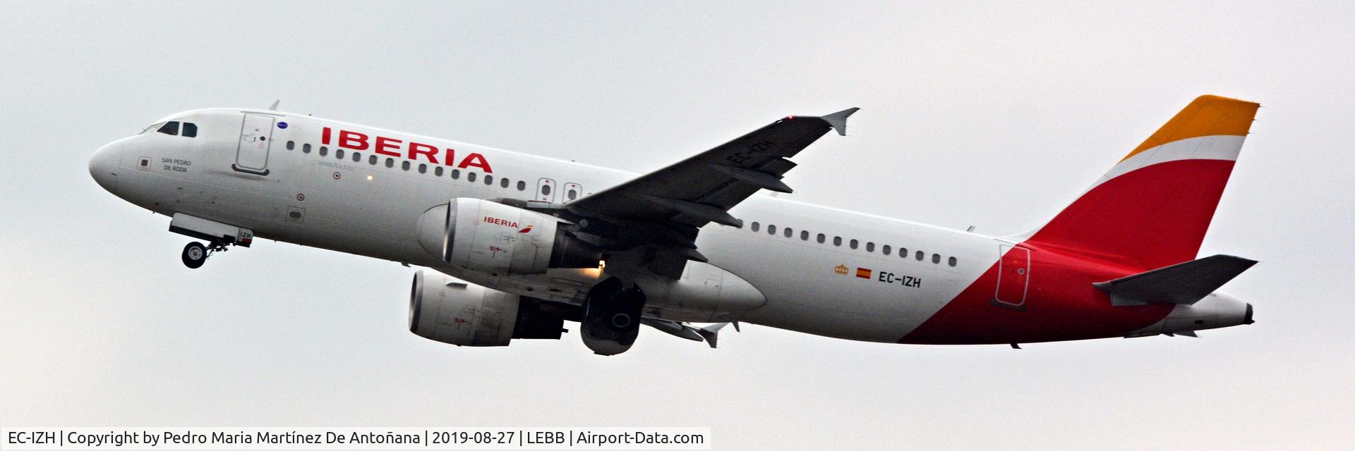 EC-IZH, 2004 Airbus A320-214 C/N 2225, Aeropuerto de Loiu - Bilbao - Euskadi - España