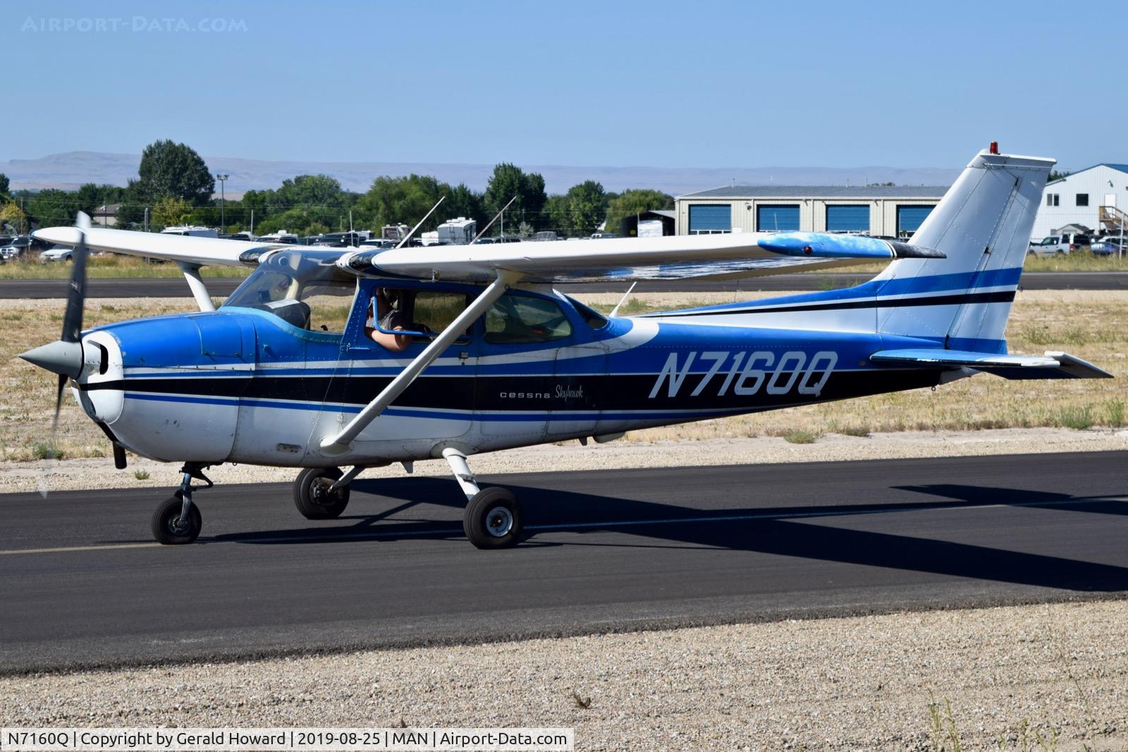 N7160Q, 1972 Cessna 172L C/N 17260460, Taxiing on Alpha.