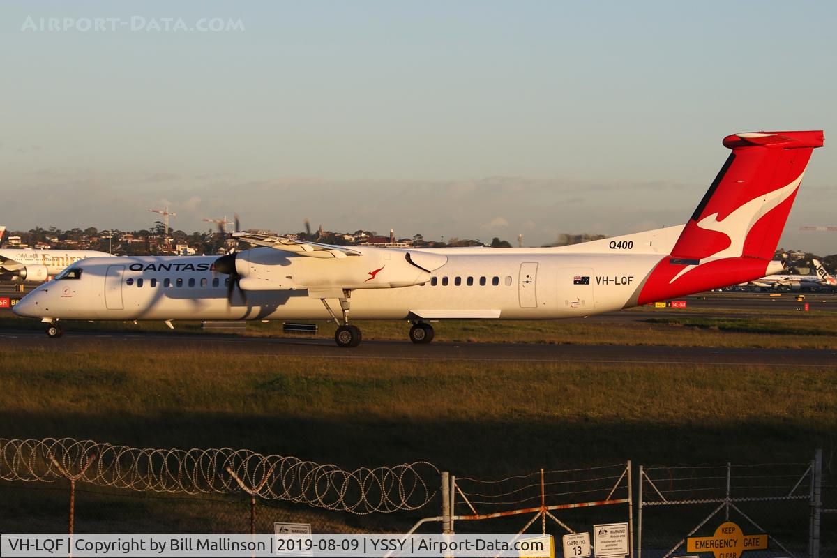 VH-LQF, 2011 De Havilland Canada DHC-8-402Q Dash 8 C/N 4375, taxiing