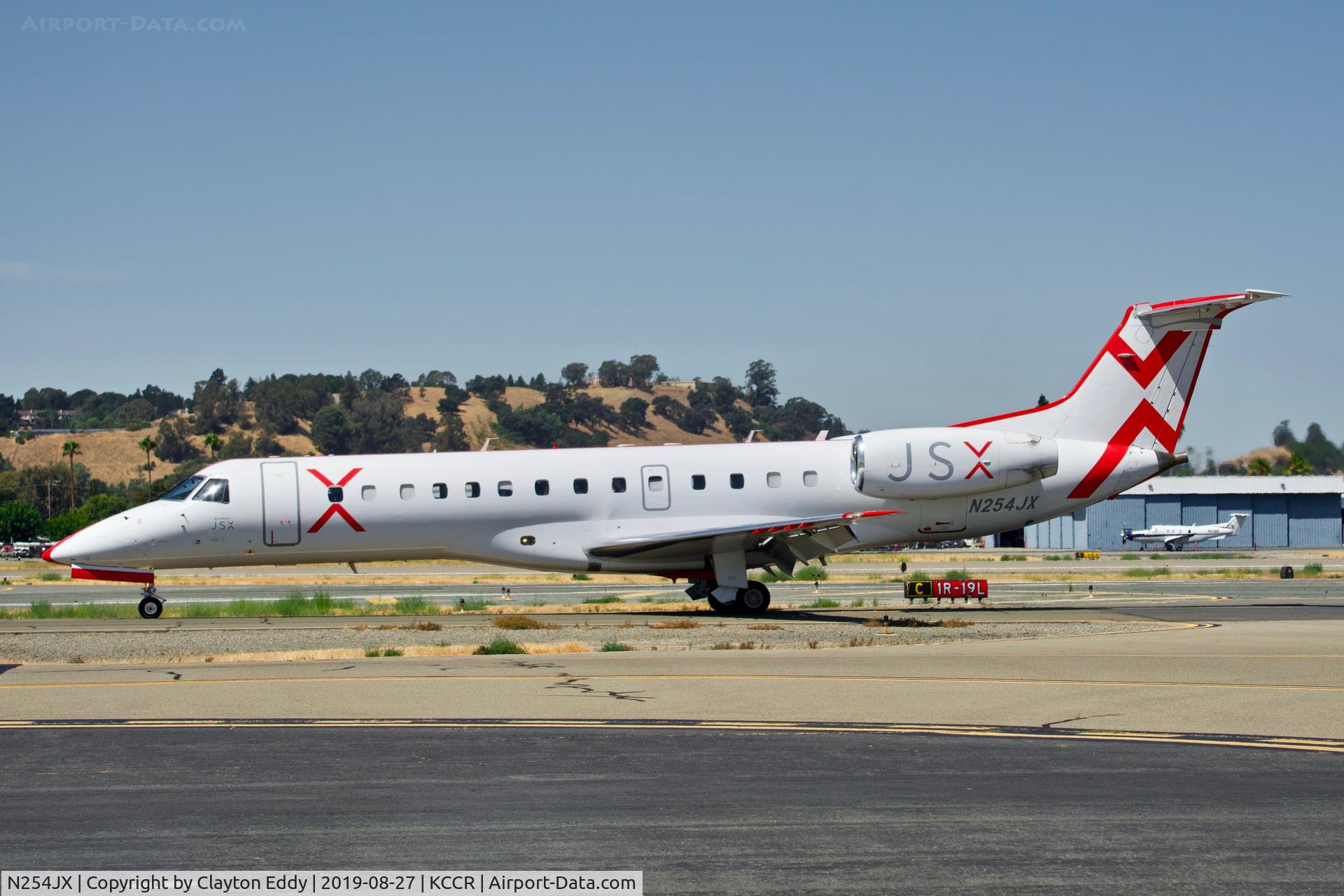 N254JX, 2000 Embraer ERJ-135LR (EMB-135LR) C/N 145275, Buchanan Field Concord California 2019.